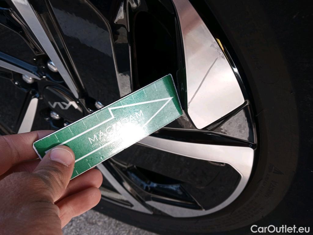  KIA  Sportage KIA  / 2022 / 5P / todoterreno 1.6 T-GDi HEV 171kW (230CV) Drive 4X2 #17