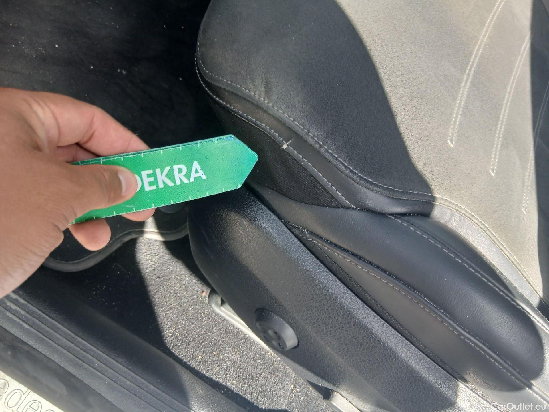  Mercedes  C-Klasse MERCEDES-BENZ Clase C / 2021 / 5P / familiar C 220 d Estate #3