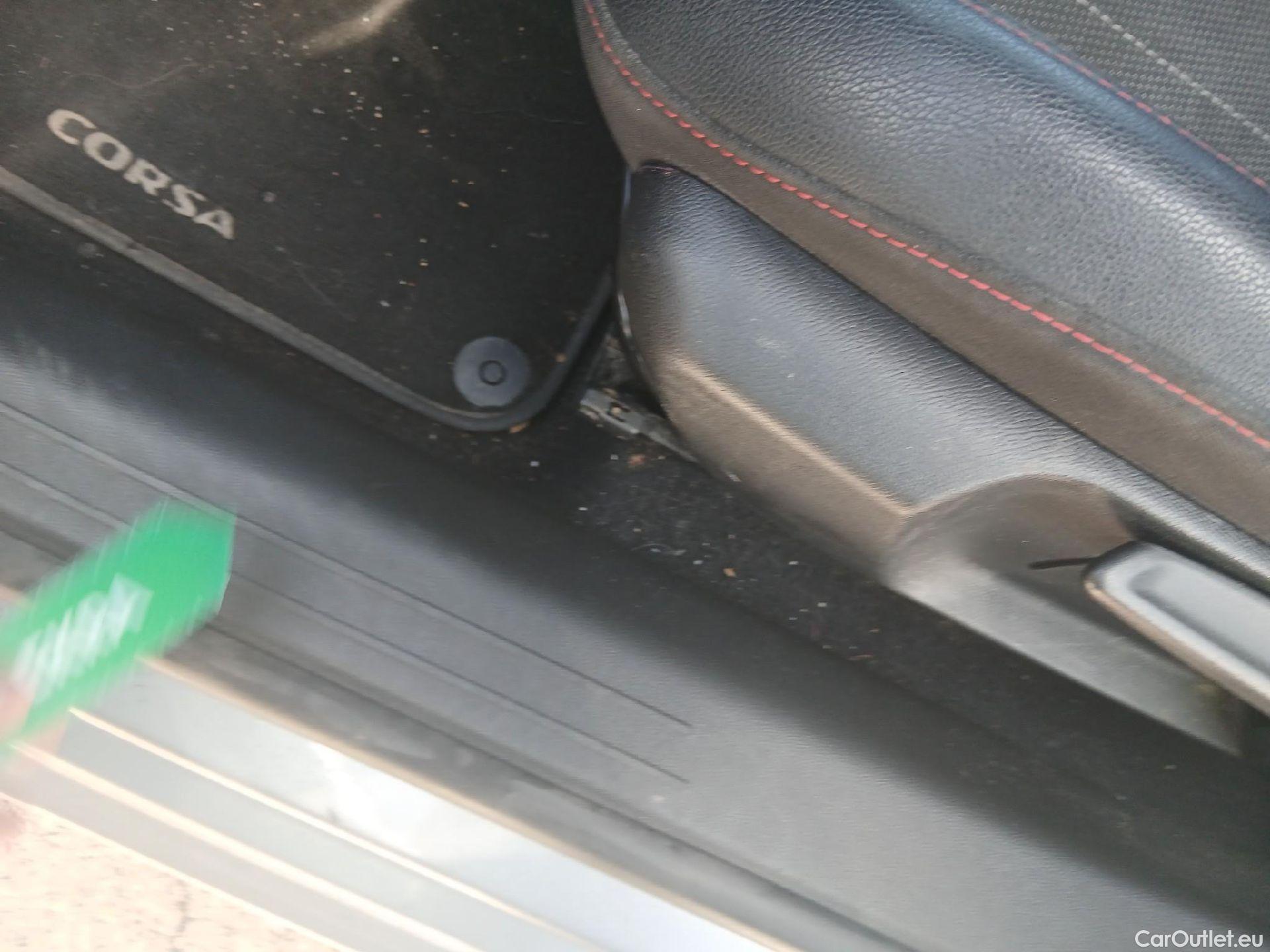  Opel  Corsa OPEL  / 2019 / 5P / berlina con portón 1.2T XHL 74kW (100CV) GS-Line #1