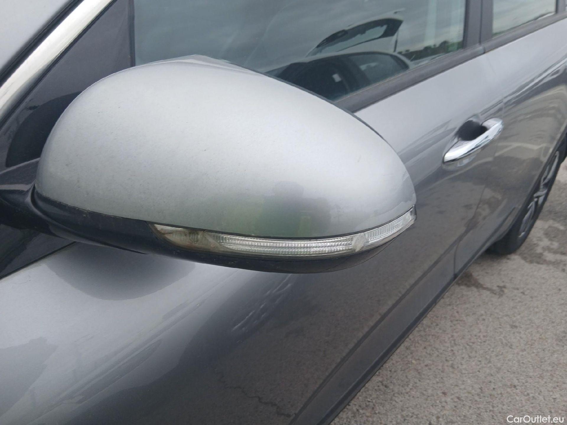  KIA  Niro KIA  / 2019 / 5P / crossover 1.6 GDi HEV 104kW (141CV) Drive #10