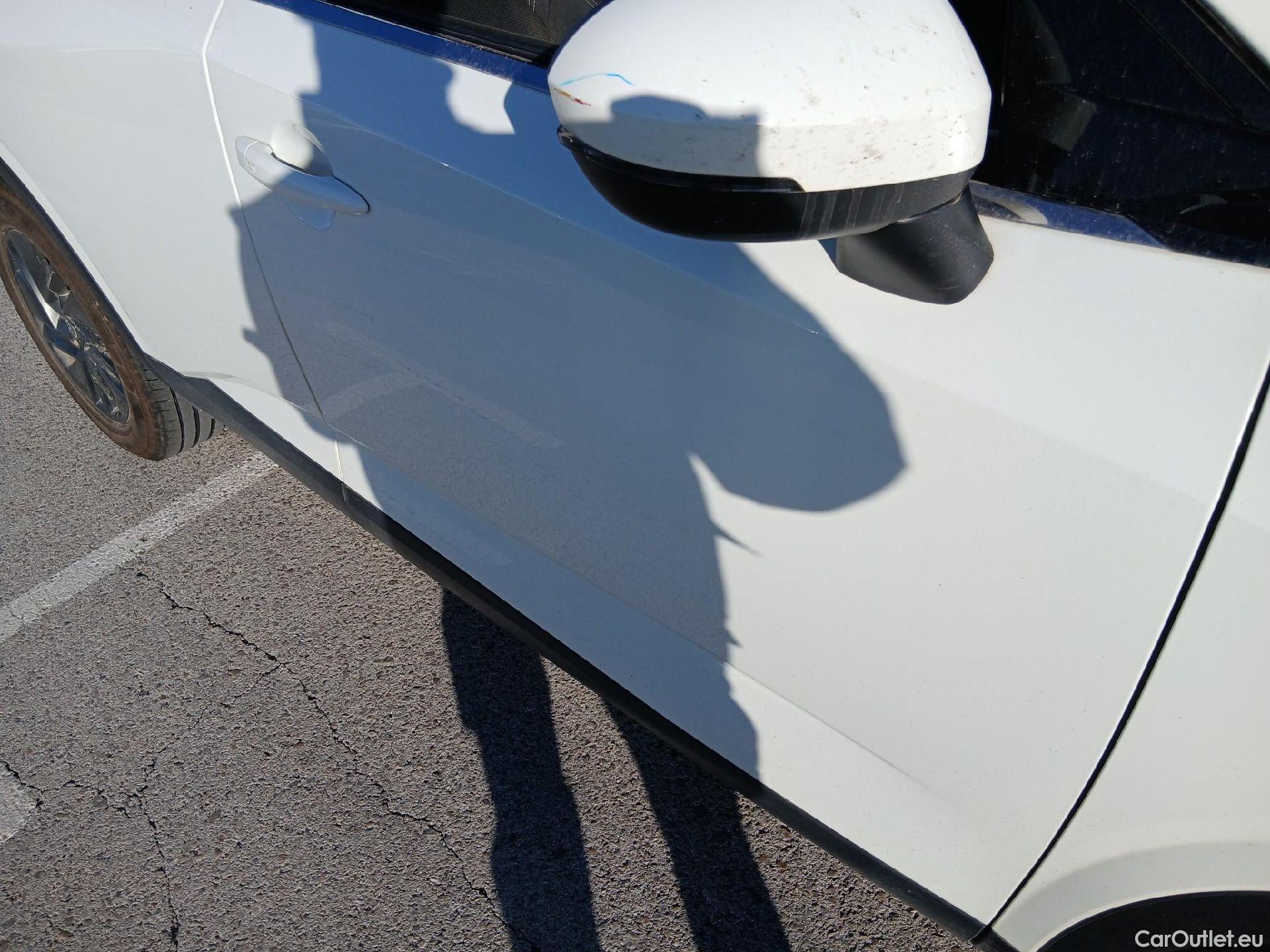  Nissan  Qashqai NISSAN  / 2021 / 5P / todoterreno DIG-T 103kW (140CV) mHEV 4x2 Acenta #25