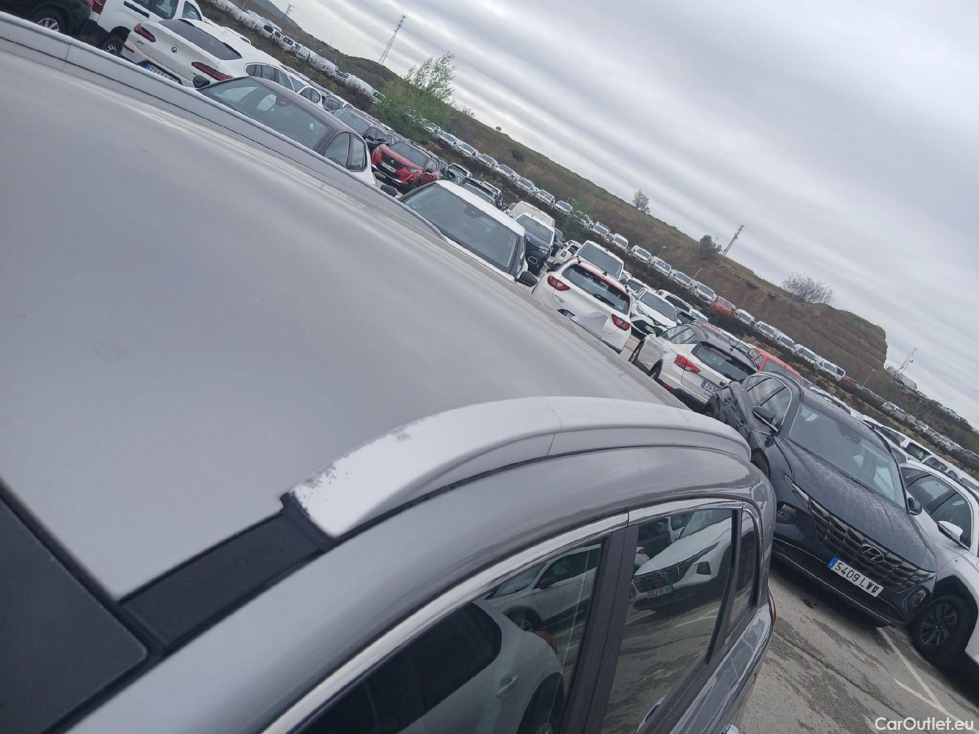  KIA  Niro KIA  / 2019 / 5P / crossover 1.6 GDi HEV 104kW (141CV) Drive #11