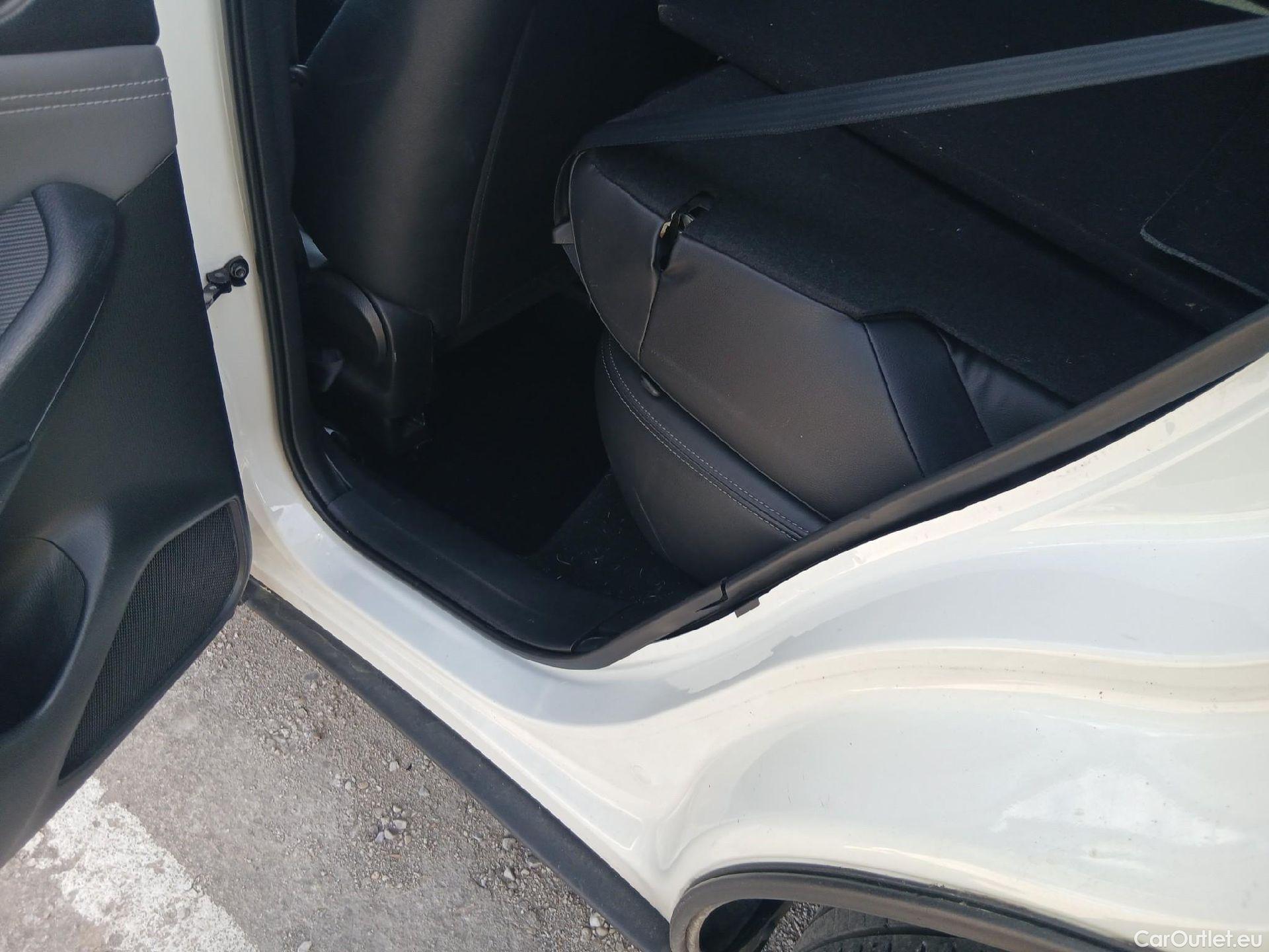  Mazda  CX-3 MAZDA  / 2015 / 5P / todoterreno 1.8 D 85kW (115CV) 2WD Zenith #31