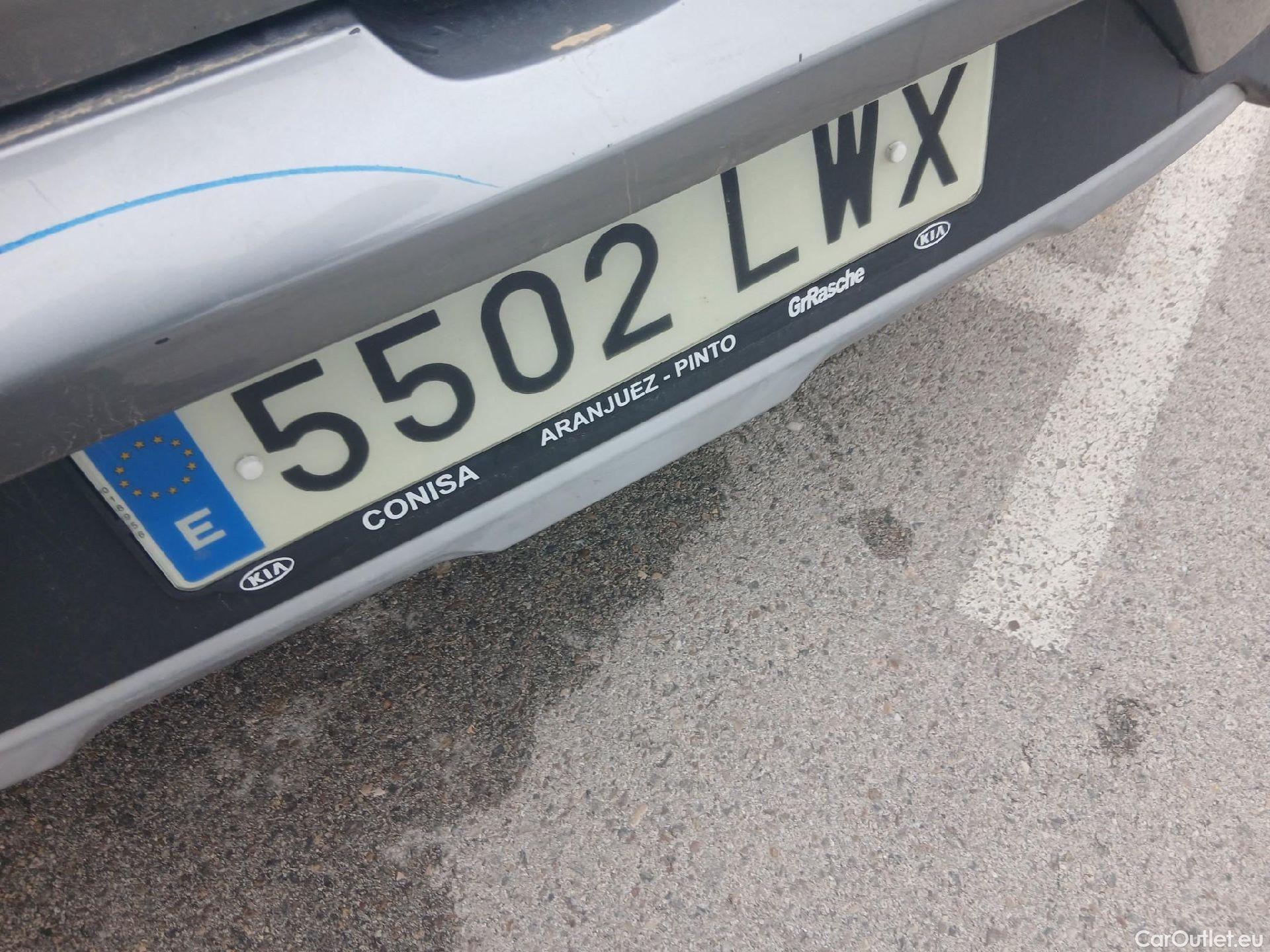  KIA  Niro KIA  / 2019 / 5P / crossover 1.6 GDi HEV 104kW (141CV) Drive #17