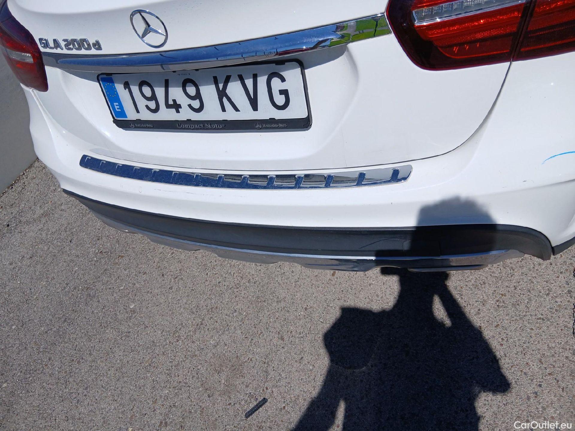  Mercedes  GLA MERCEDES-BENZ Clase  / 2017 / 5P / todoterreno  200 d #31