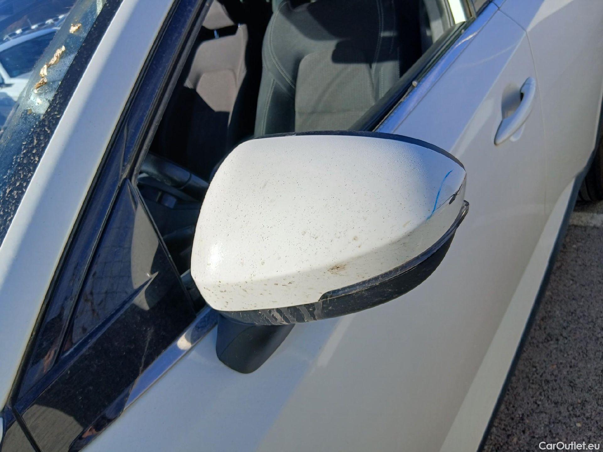  Nissan  Qashqai NISSAN  / 2021 / 5P / todoterreno DIG-T 103kW (140CV) mHEV 4x2 Acenta #10