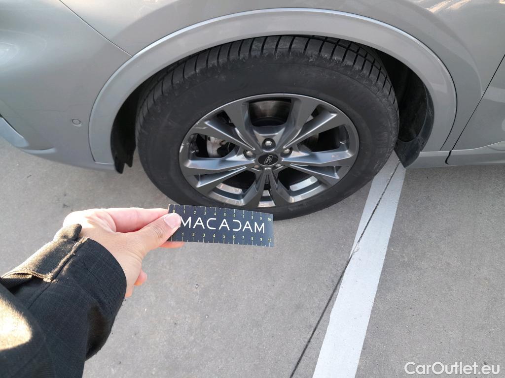  Ford  Kuga FORD  / 2019 / 5P / todoterreno ST-Line X 2.5 Duratec FHEV Auto #5