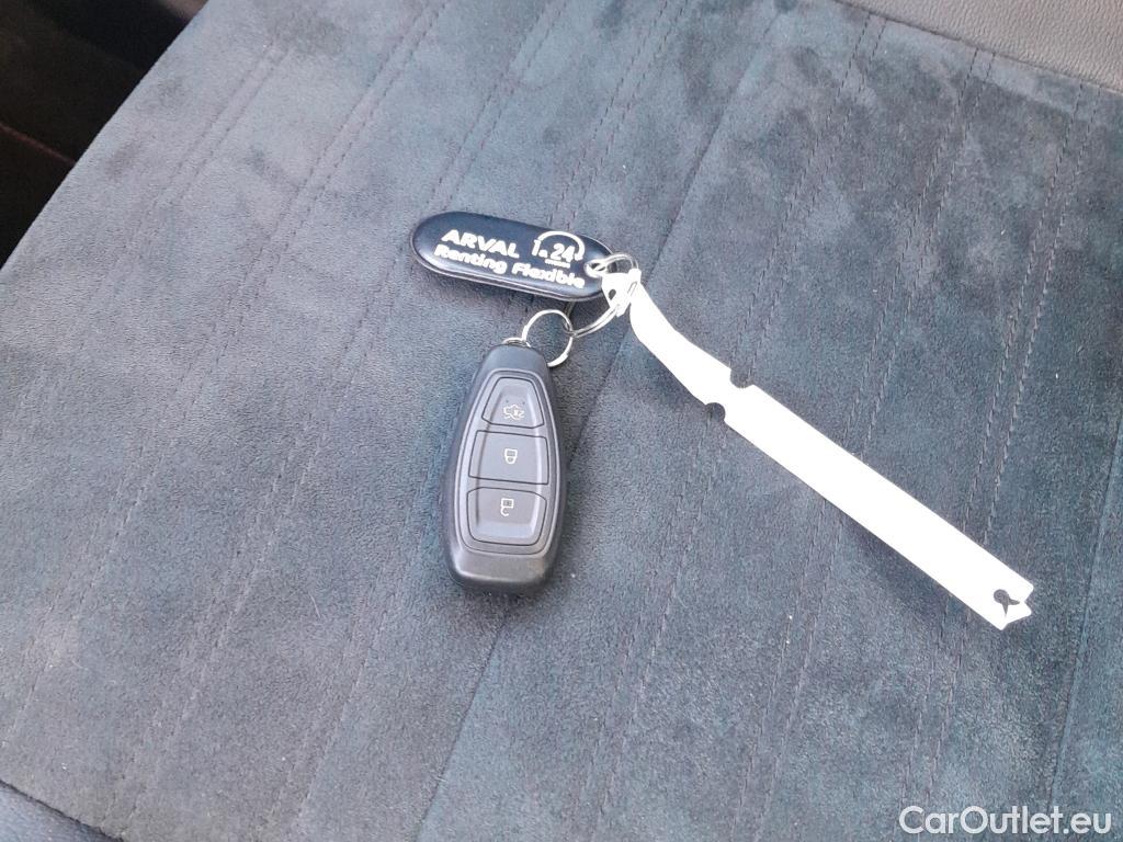  Ford  Kuga FORD  / 2019 / 5P / todoterreno ST-Line X 2.5 Duratec FHEV Auto #2