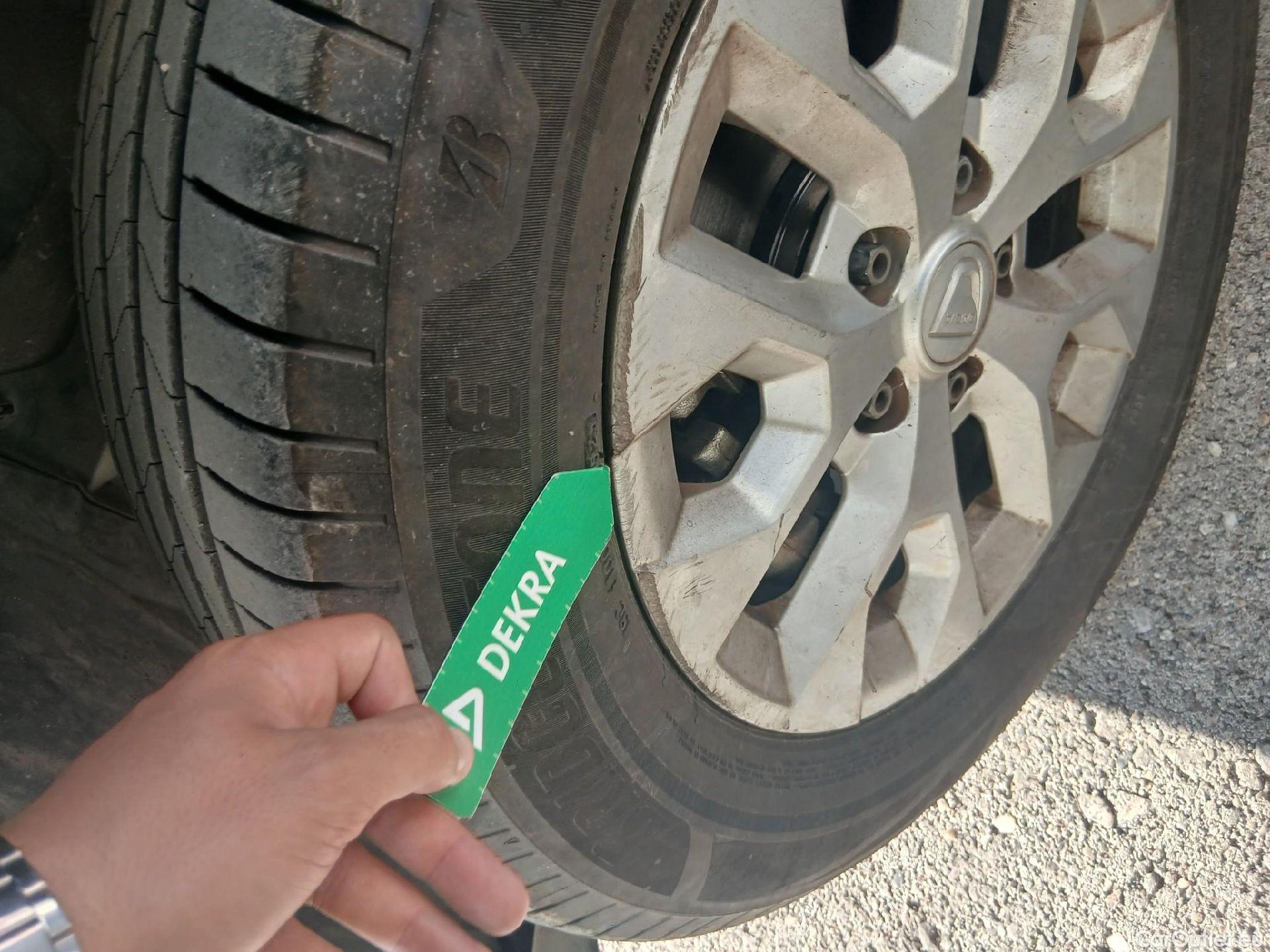  Dacia  Duster DACIA  / 2018 / 5P / todoterreno Comfort Blue dCi 85kW (115CV) 4X4 #8