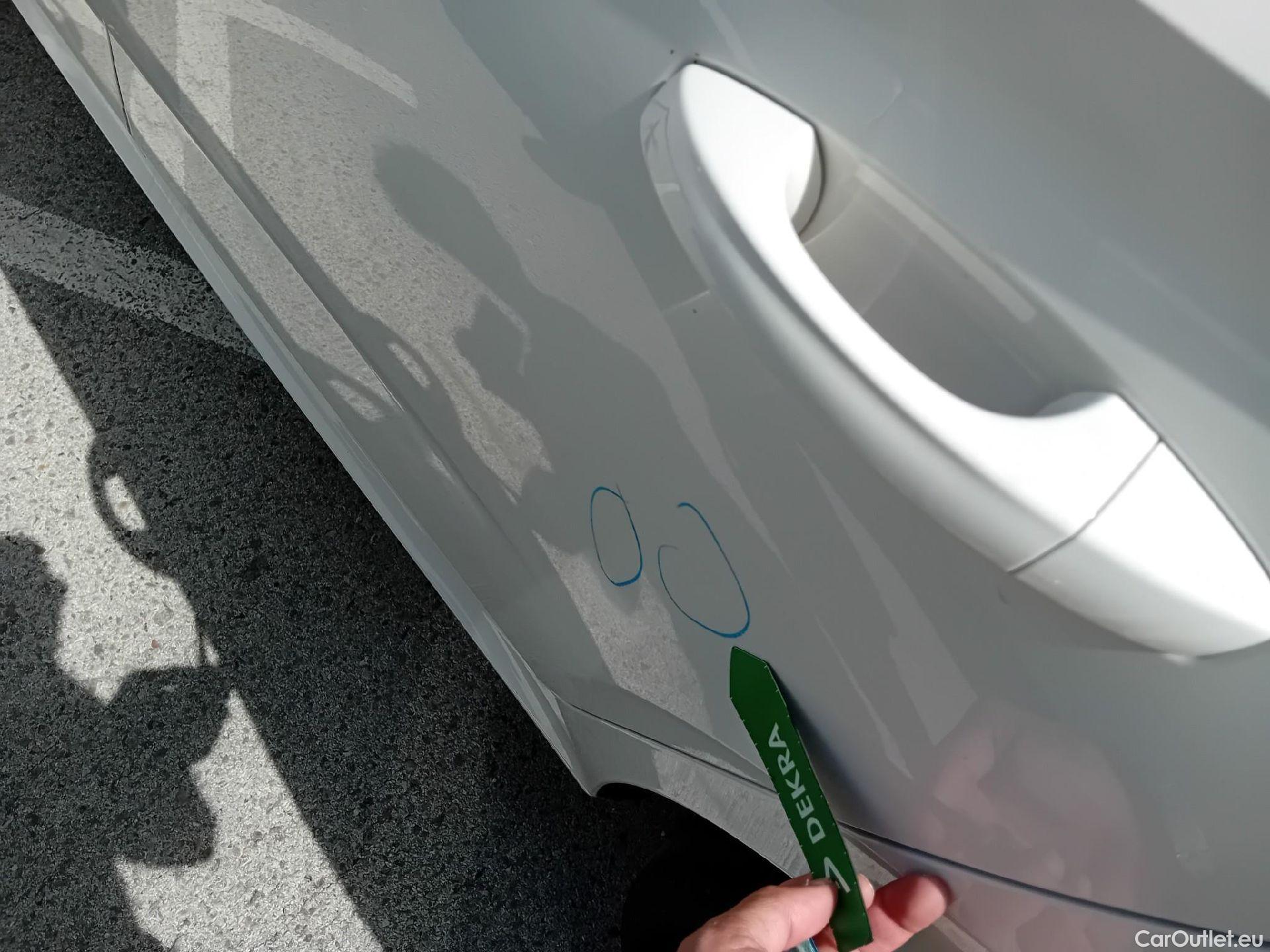  Skoda  KAMIQ SKODA  1.0 TSI 81kW (110CV) DSG Ambition #3