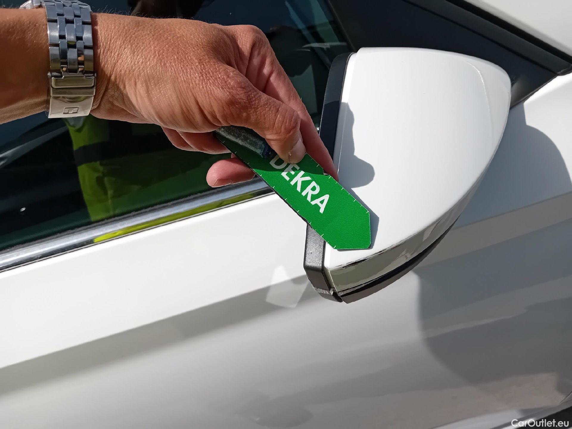  Skoda  KAMIQ SKODA  1.0 TSI 81kW (110CV) DSG Ambition #12