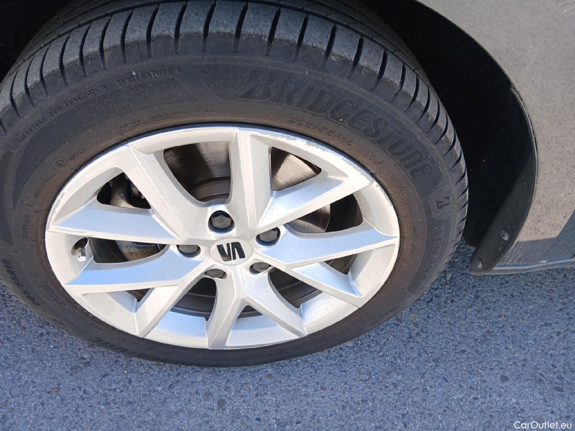  Seat  Leon SEAT Nuevo León / 2020 / 5P / berlina con portón 1.0 TSI 81kW S&S Style Go (AC) #5