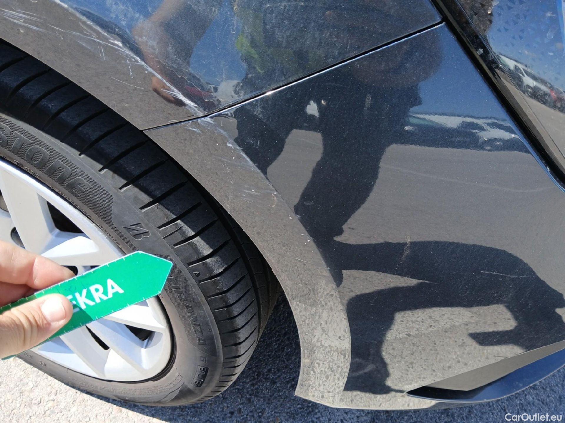  Seat  Leon SEAT Nuevo León / 2020 / 5P / berlina con portón 1.0 TSI 81kW S&S Style Go (AC) #1