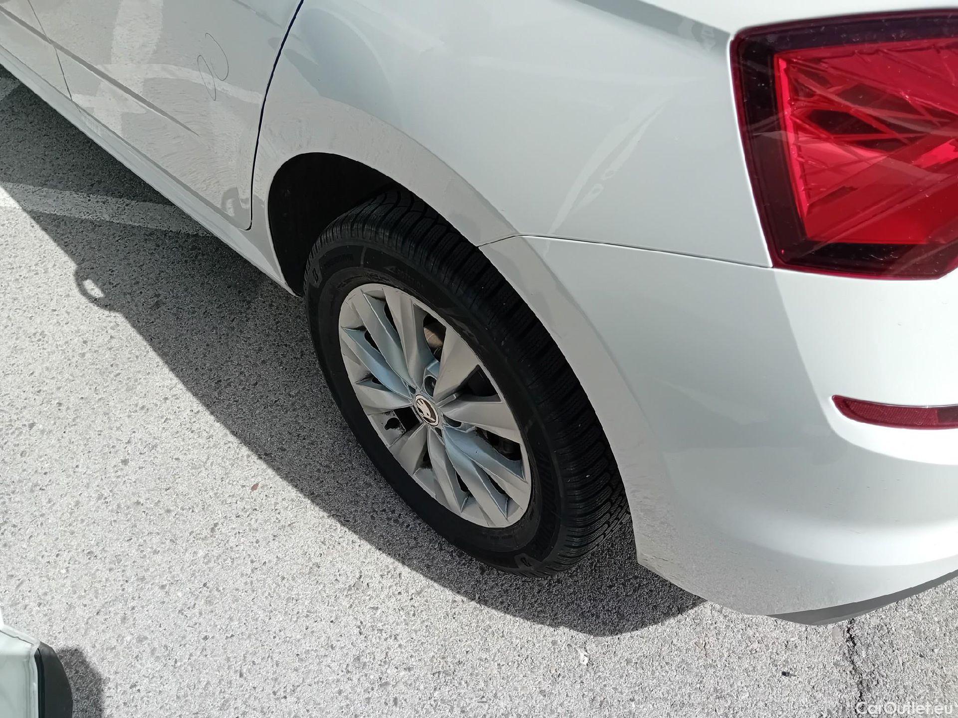  Skoda  KAMIQ SKODA  1.0 TSI 81kW (110CV) DSG Ambition #4