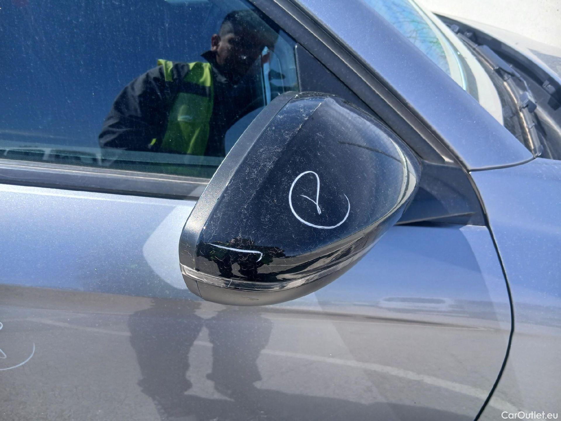  Opel  Corsa OPEL  / 2019 / 5P / berlina con portón 1.2T XHL 74kW (100CV) GS-Line #36