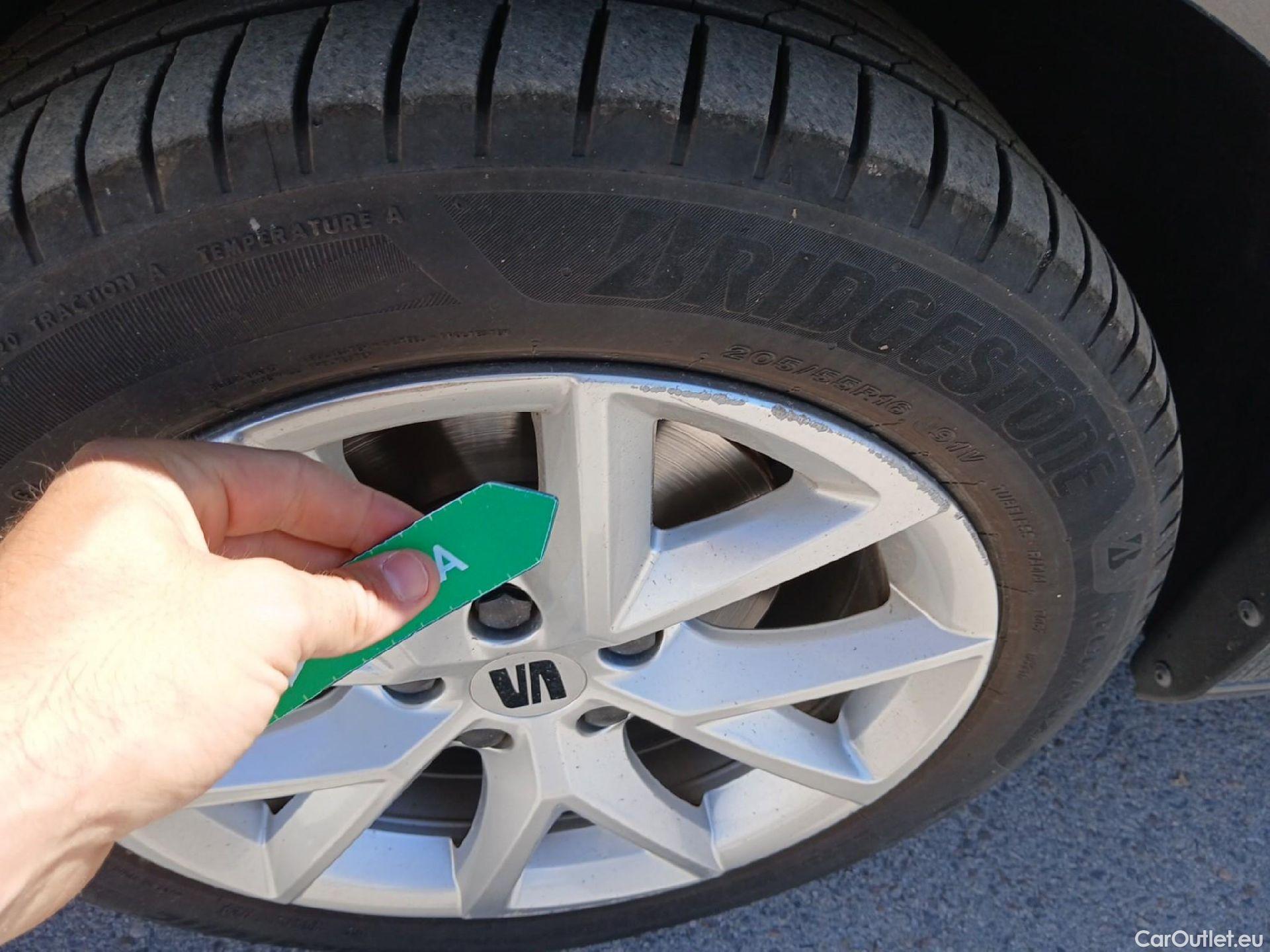  Seat  Leon SEAT Nuevo León / 2020 / 5P / berlina con portón 1.0 TSI 81kW S&S Style Go (AC) #6