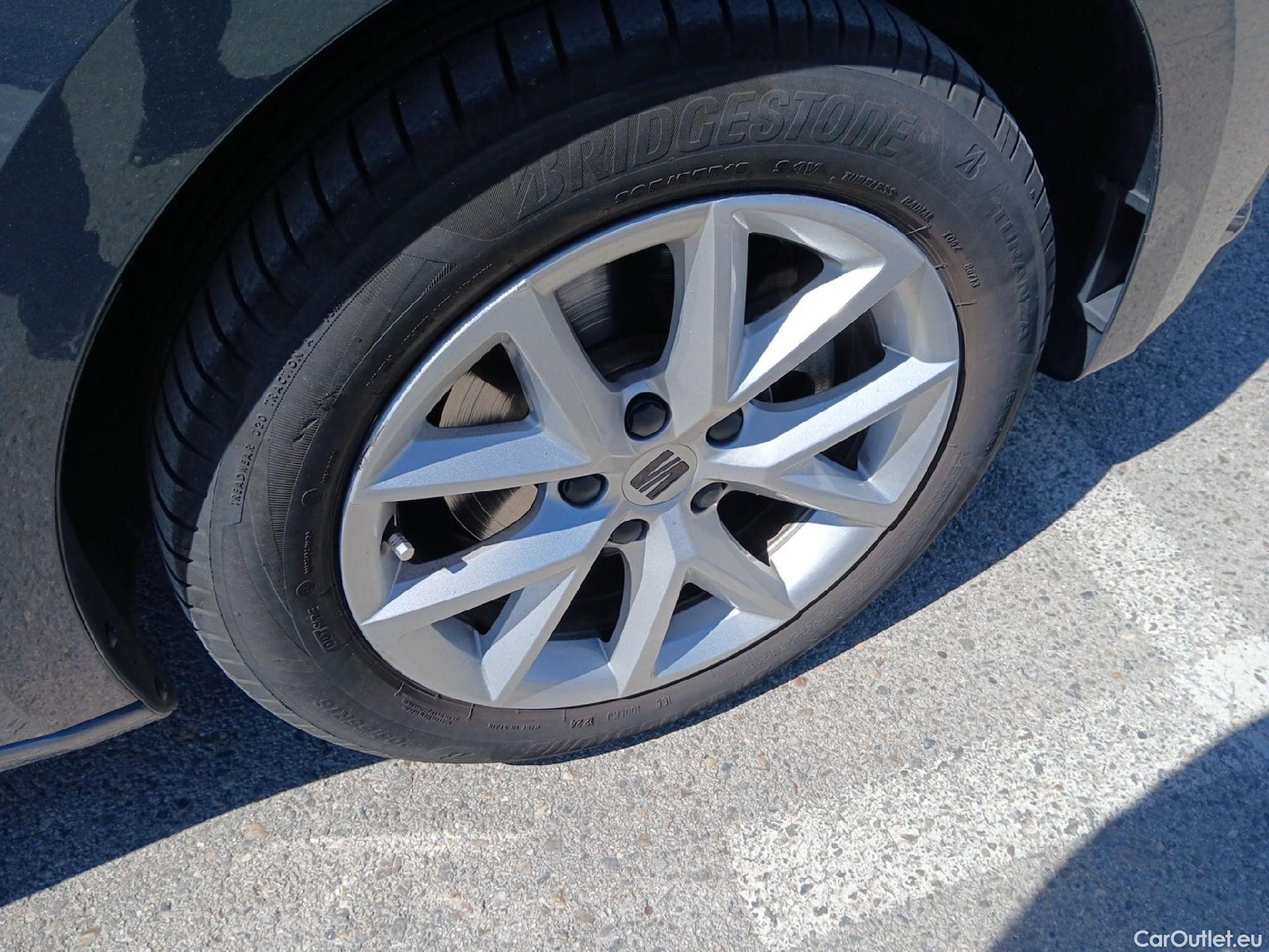  Seat  Leon SEAT Nuevo León / 2020 / 5P / berlina con portón 1.0 TSI 81kW S&S Style Go (AC) #23