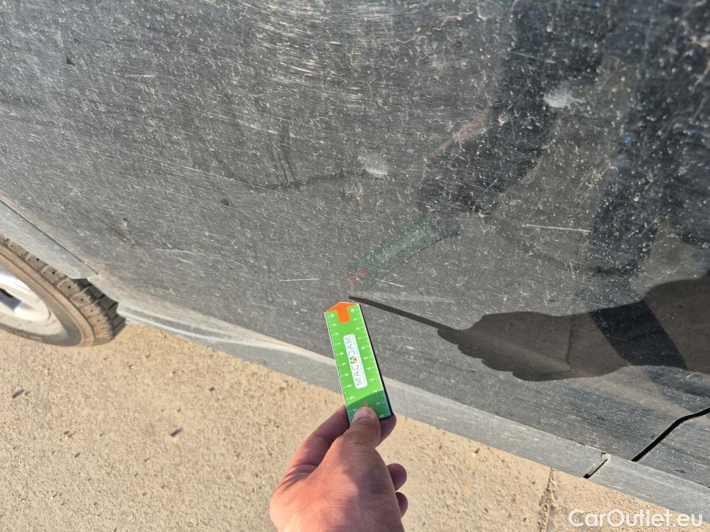  Toyota  RAV4 TOYOTA  / 2018 / 5P / todoterreno 2.5l 220H Business 4WD #19