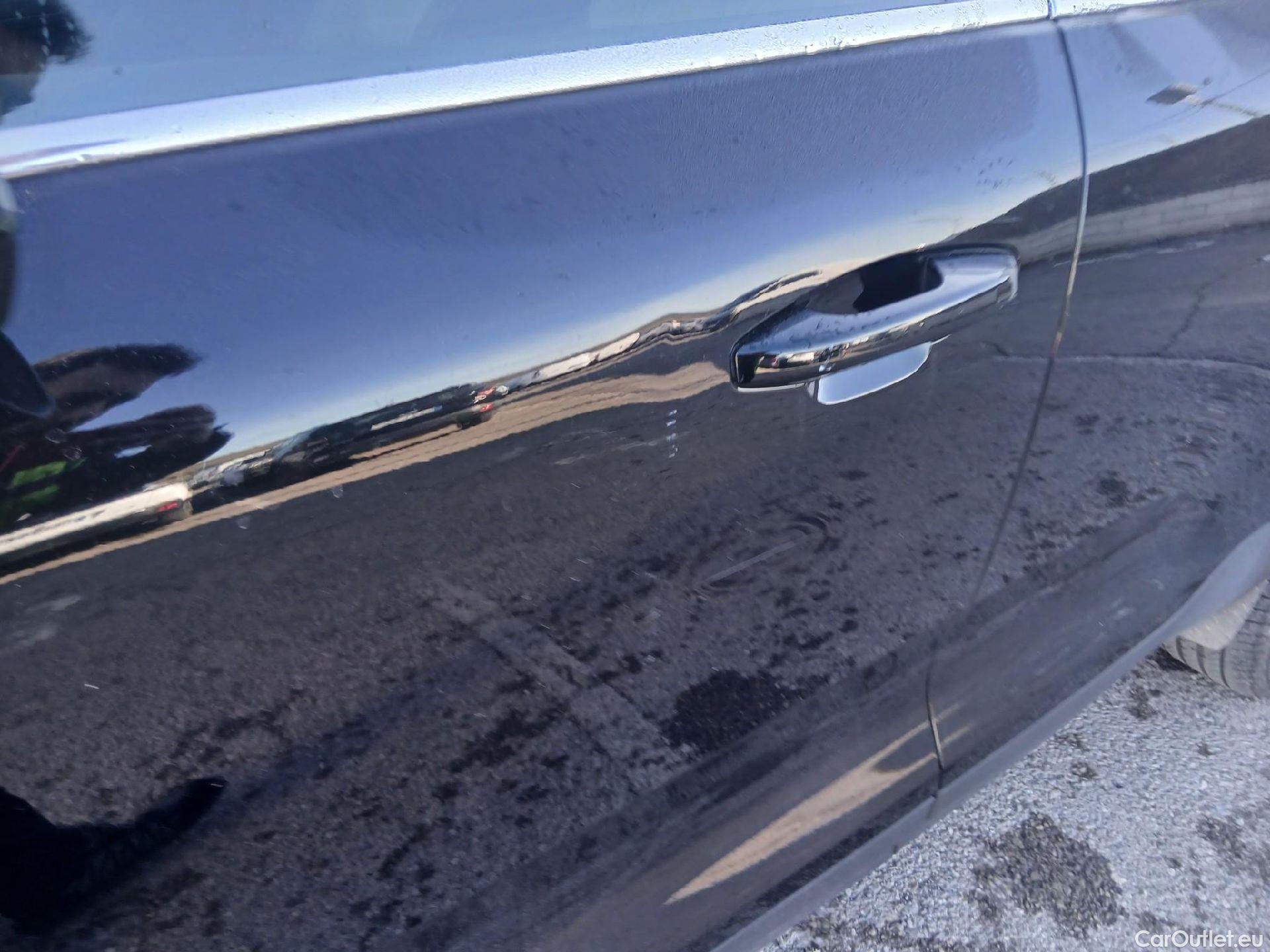  Volvo  XC 40 VOLVO XC40 / 2021 / 5P / todoterreno 1.5 T4 Recharge PHEV Core Auto #3