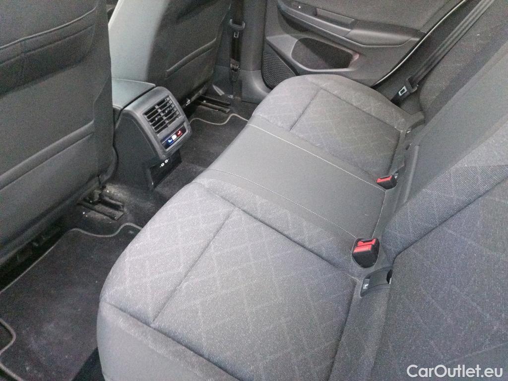  Volkswagen  Golf  VOLKSWAGEN / 2020 / 5P / berlina con portón Life 2.0 TDI 85kW (115CV) DSG #8