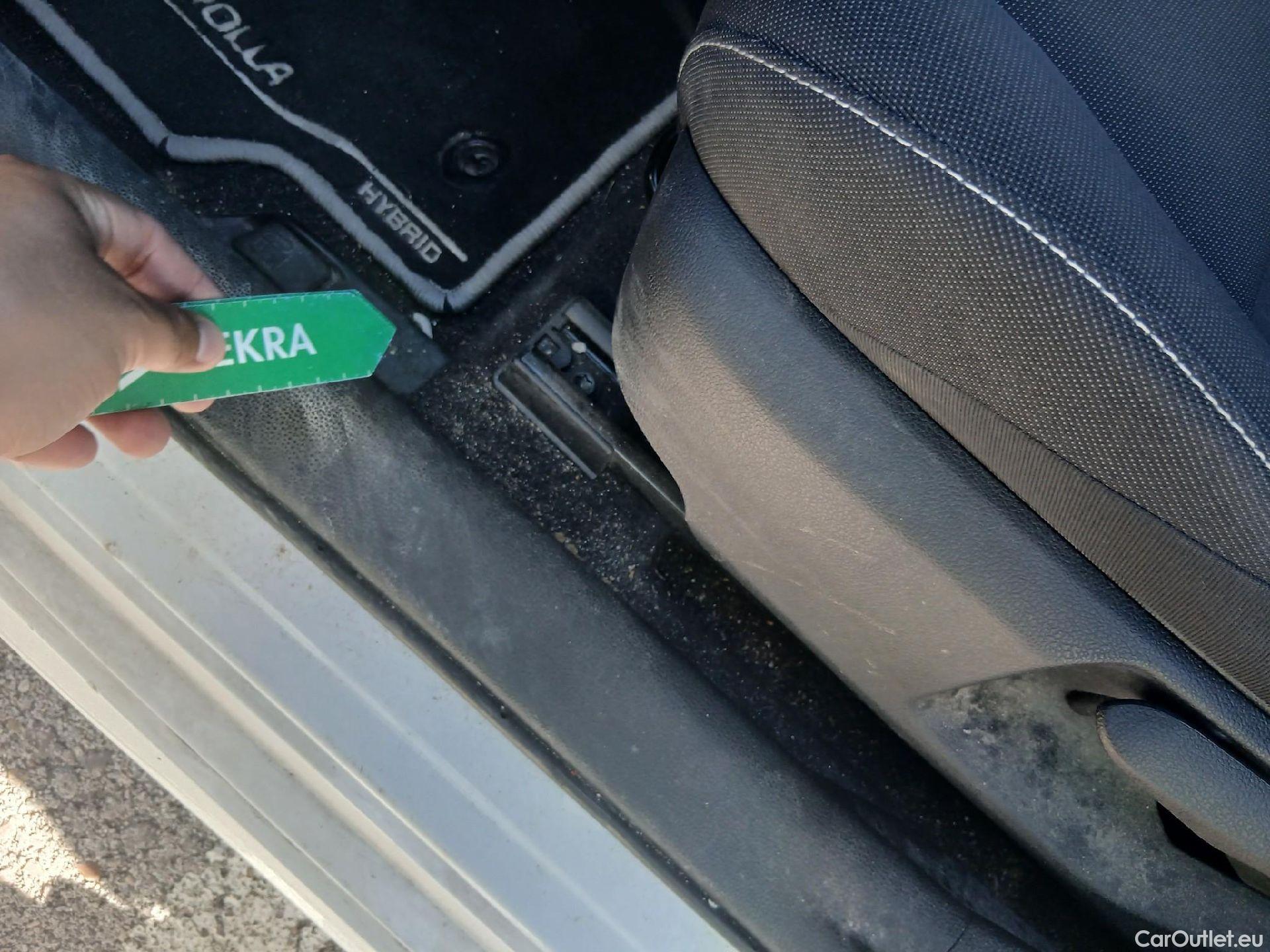  Toyota  Corolla TOYOTA  / 2019 / 5P / familiar 1.8 125H ACTIVE TECH E-CVT TOU SPORT #2