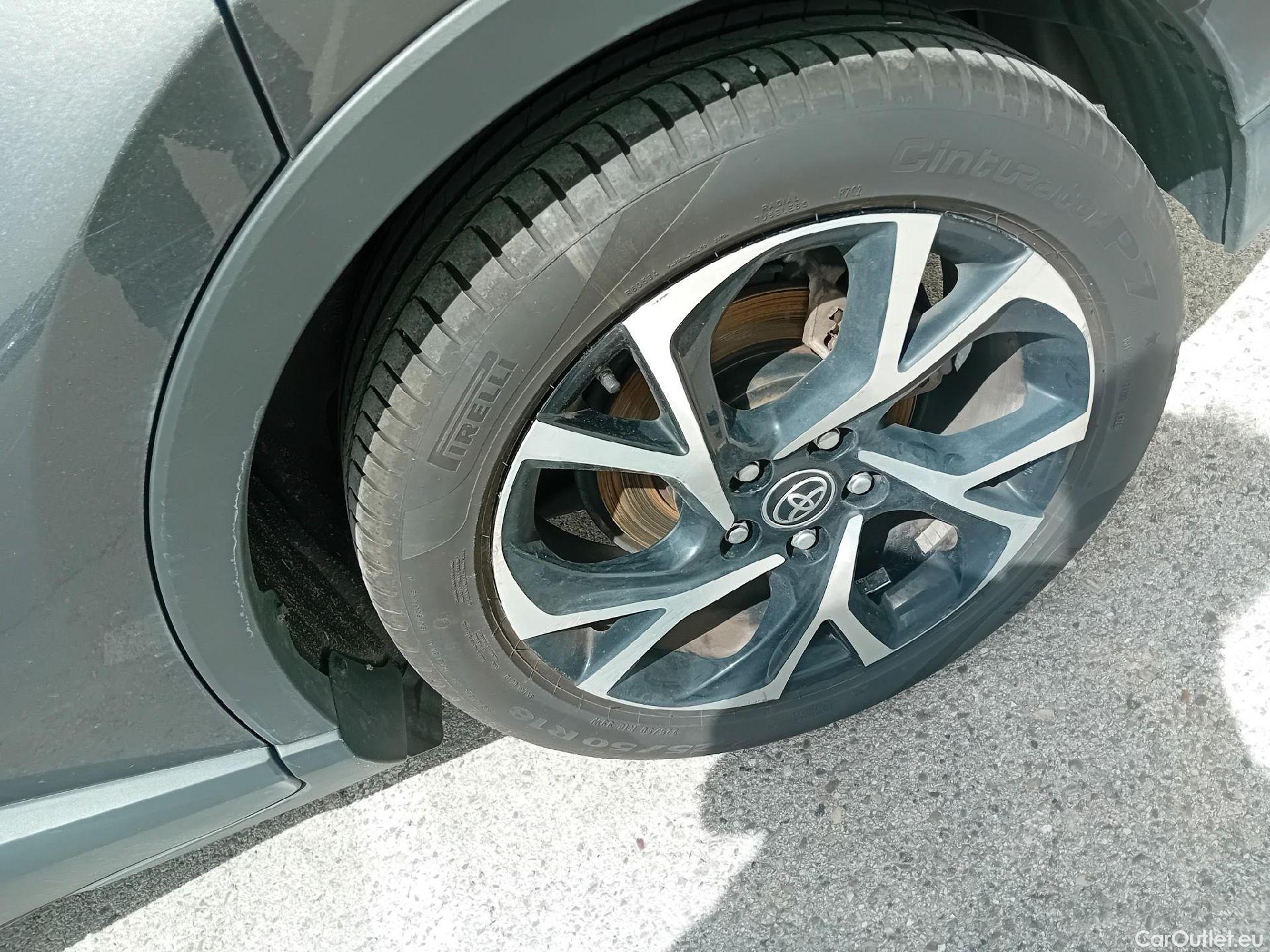  Toyota  C-HR TOYOTA  / 2019 / 5P / todoterreno 1.8 125H Advance #8