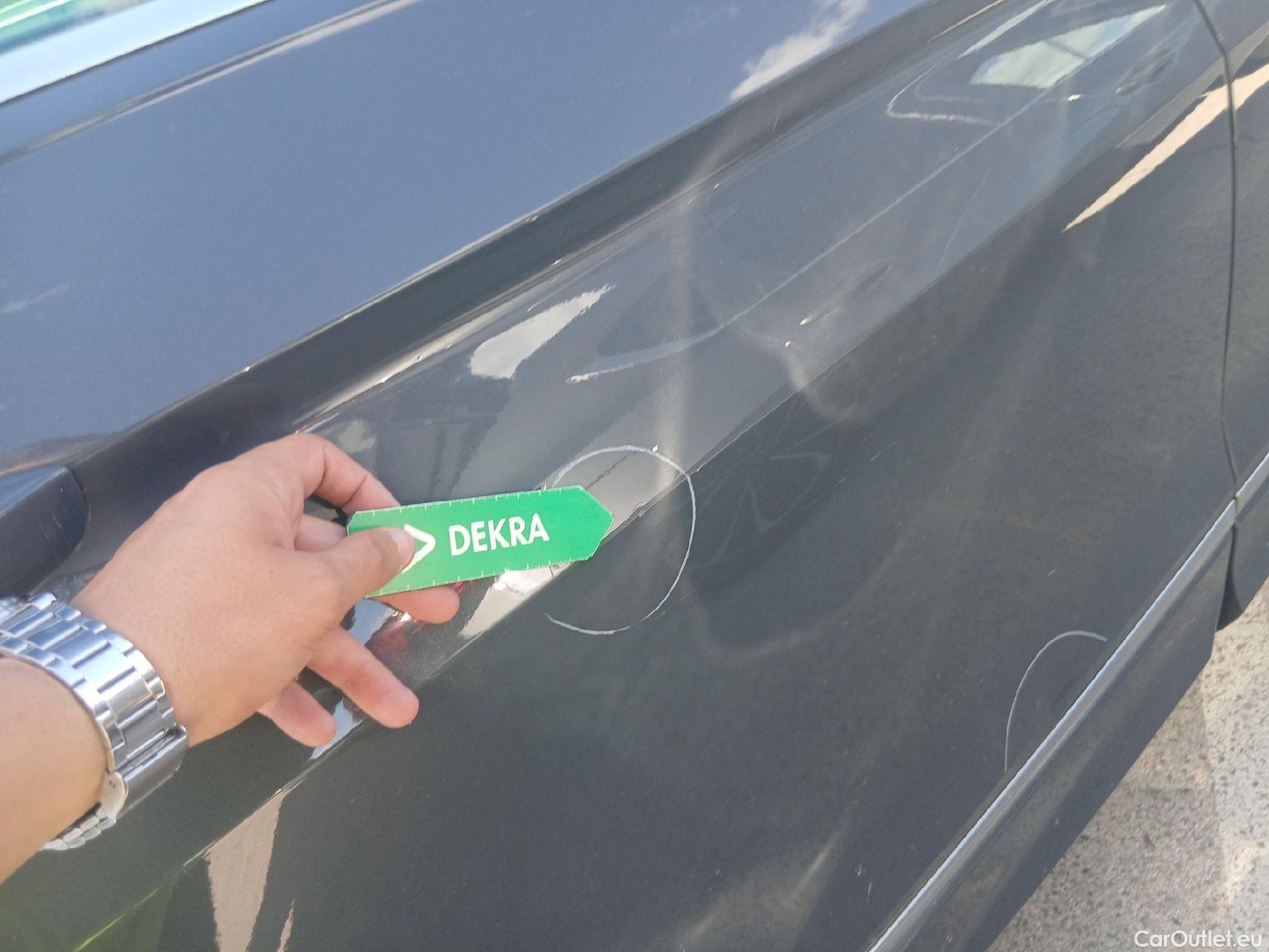  Volkswagen  Tiguan VOLKSWAGEN  / 2020 / 5P / todoterreno R-Line 2.0 TDI 110kW (150CV) DSG #33