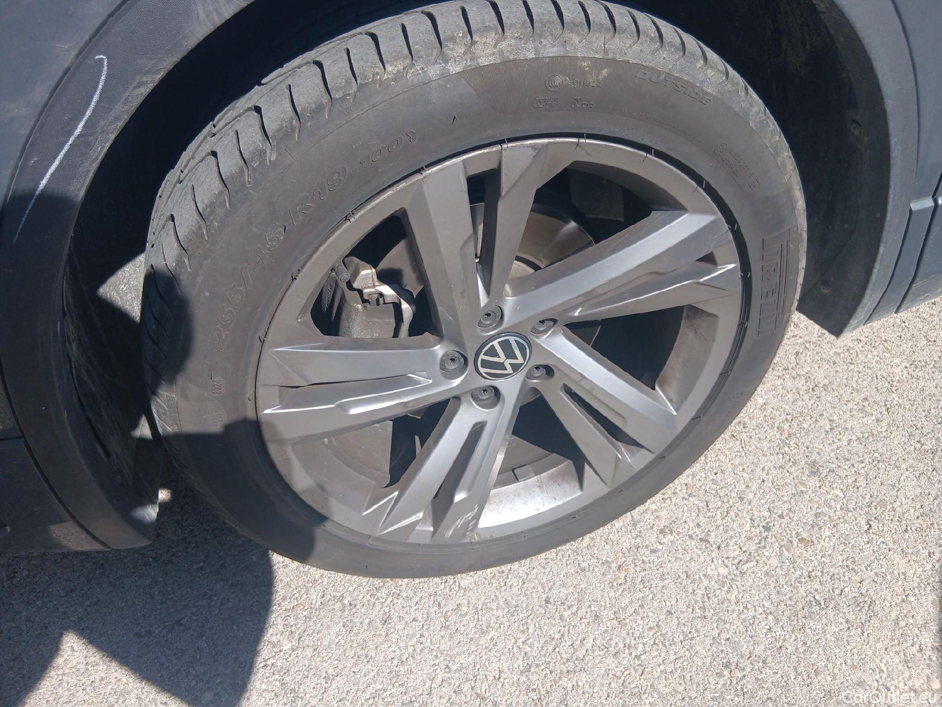  Volkswagen  Tiguan VOLKSWAGEN  / 2020 / 5P / todoterreno R-Line 2.0 TDI 110kW (150CV) DSG #9