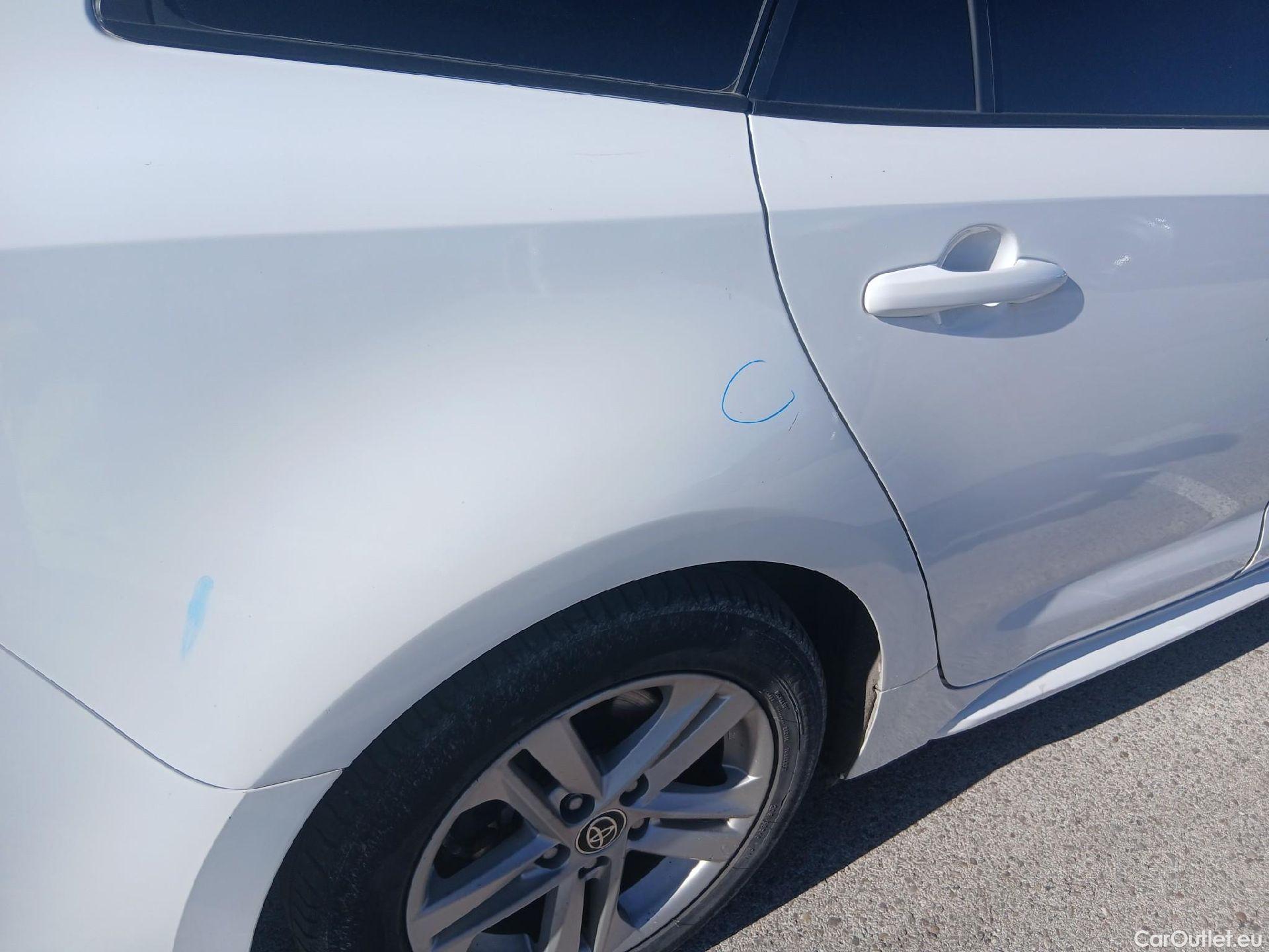  Toyota  Corolla TOYOTA  / 2019 / 5P / familiar 1.8 125H ACTIVE TECH E-CVT TOU SPORT #26