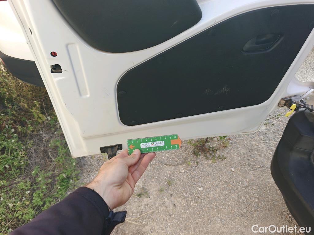  Citroen  Berlingo CITROEN  / 2018 / 4P / monovolumen compacto Talla M BlueHDi 100 S&S LIVE PACK #69