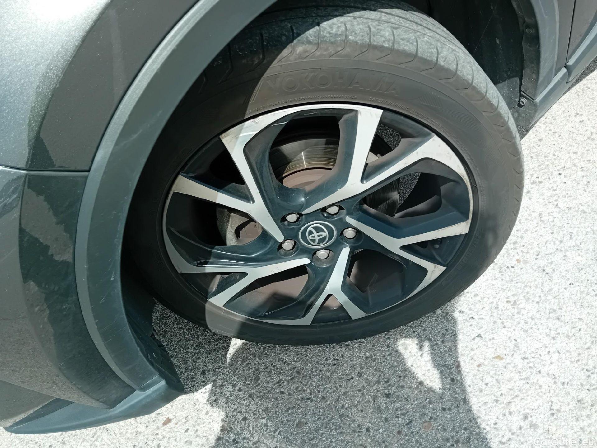  Toyota  C-HR TOYOTA  / 2019 / 5P / todoterreno 1.8 125H Advance #6