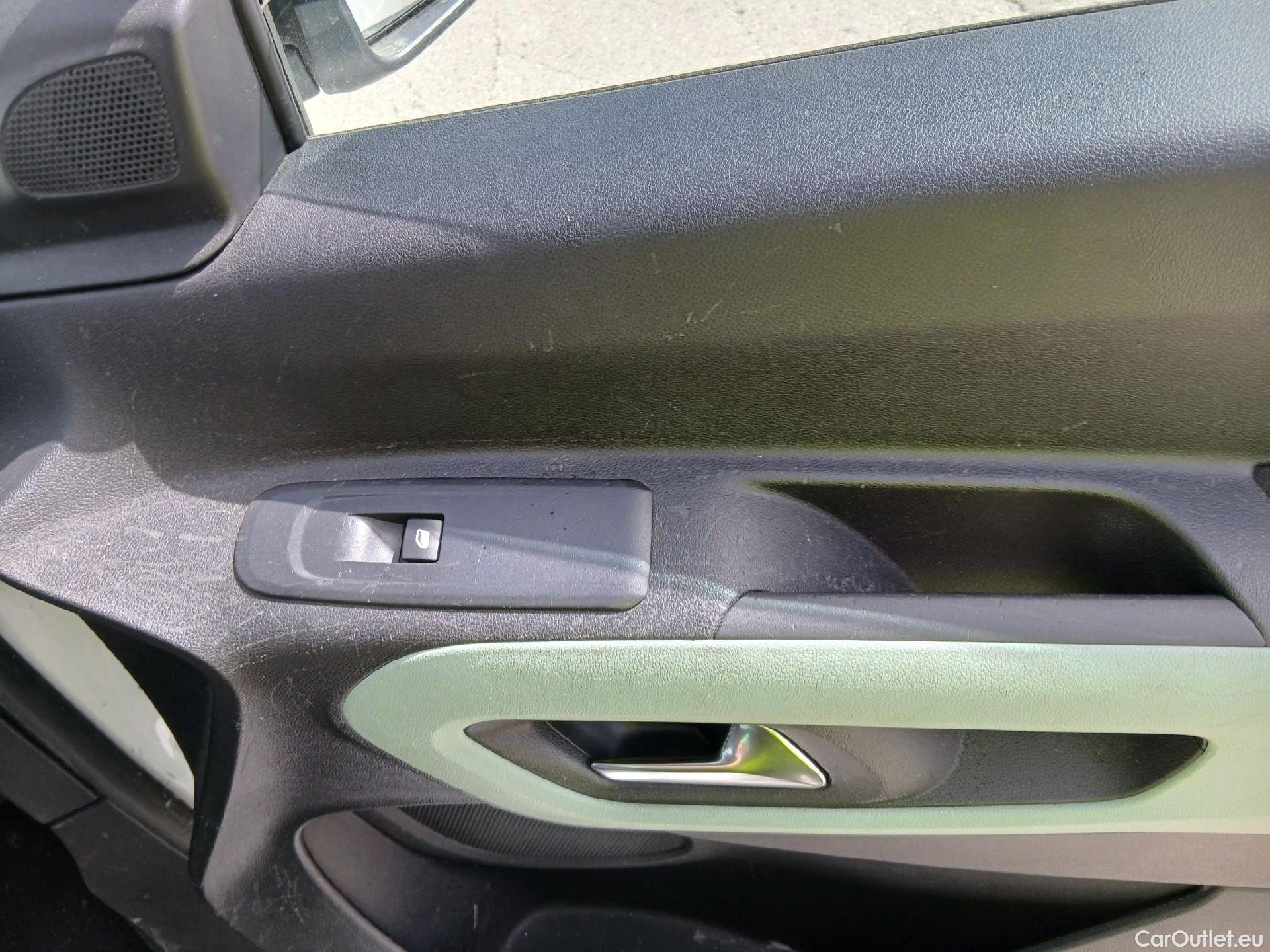  Citroen  Berlingo CITROEN  / 2018 / 5P / monovolumen compacto Talla M BlueHDi 100 S&S FEEL #53