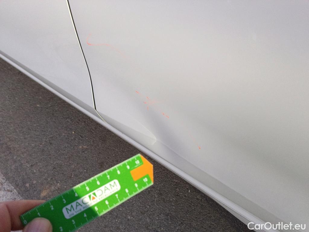  Volkswagen  Golf  VOLKSWAGEN / 2020 / 5P / berlina con portón Life 2.0 TDI 85kW (115CV) DSG #2