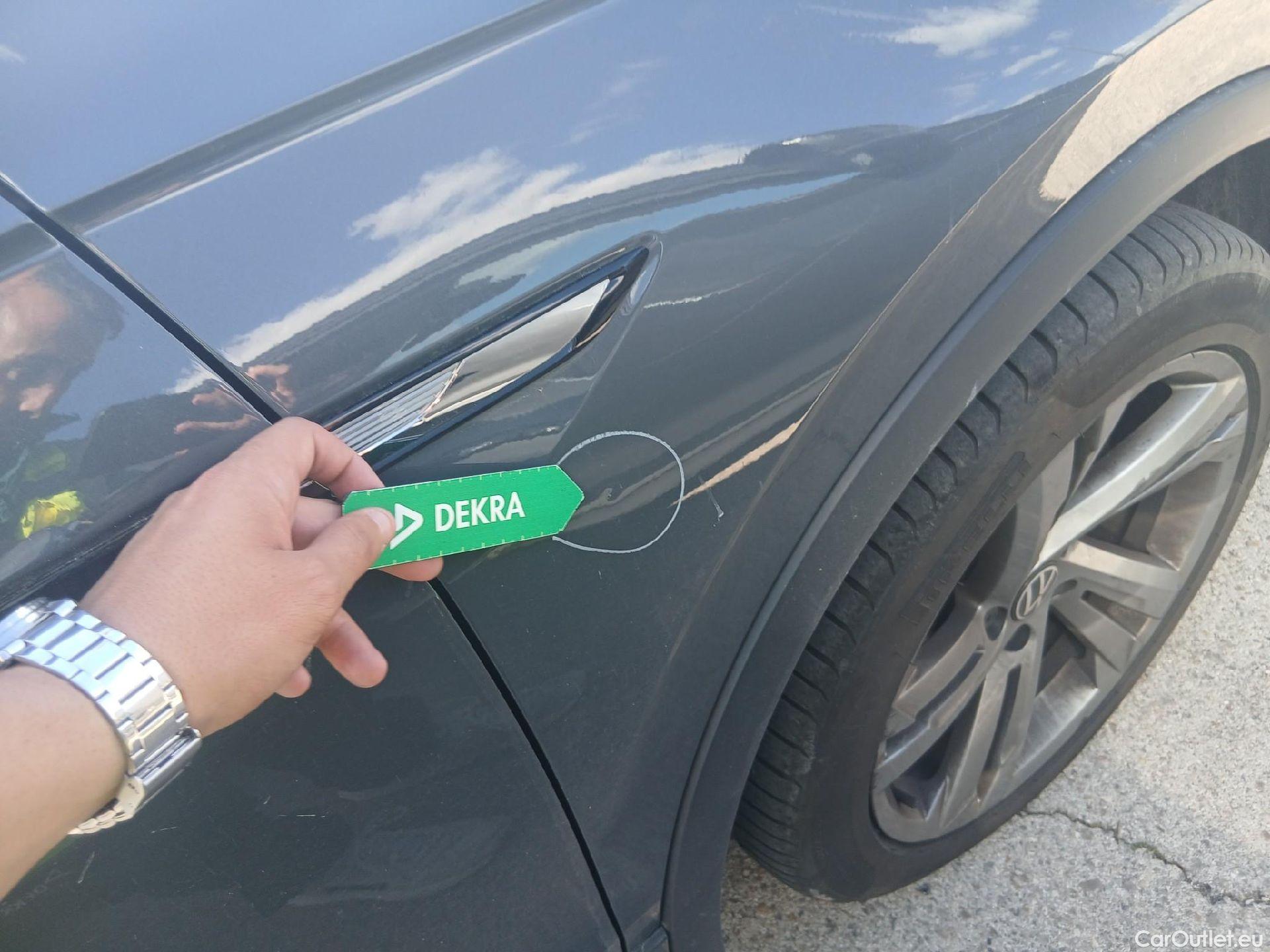  Volkswagen  Tiguan VOLKSWAGEN  / 2020 / 5P / todoterreno R-Line 2.0 TDI 110kW (150CV) DSG #40