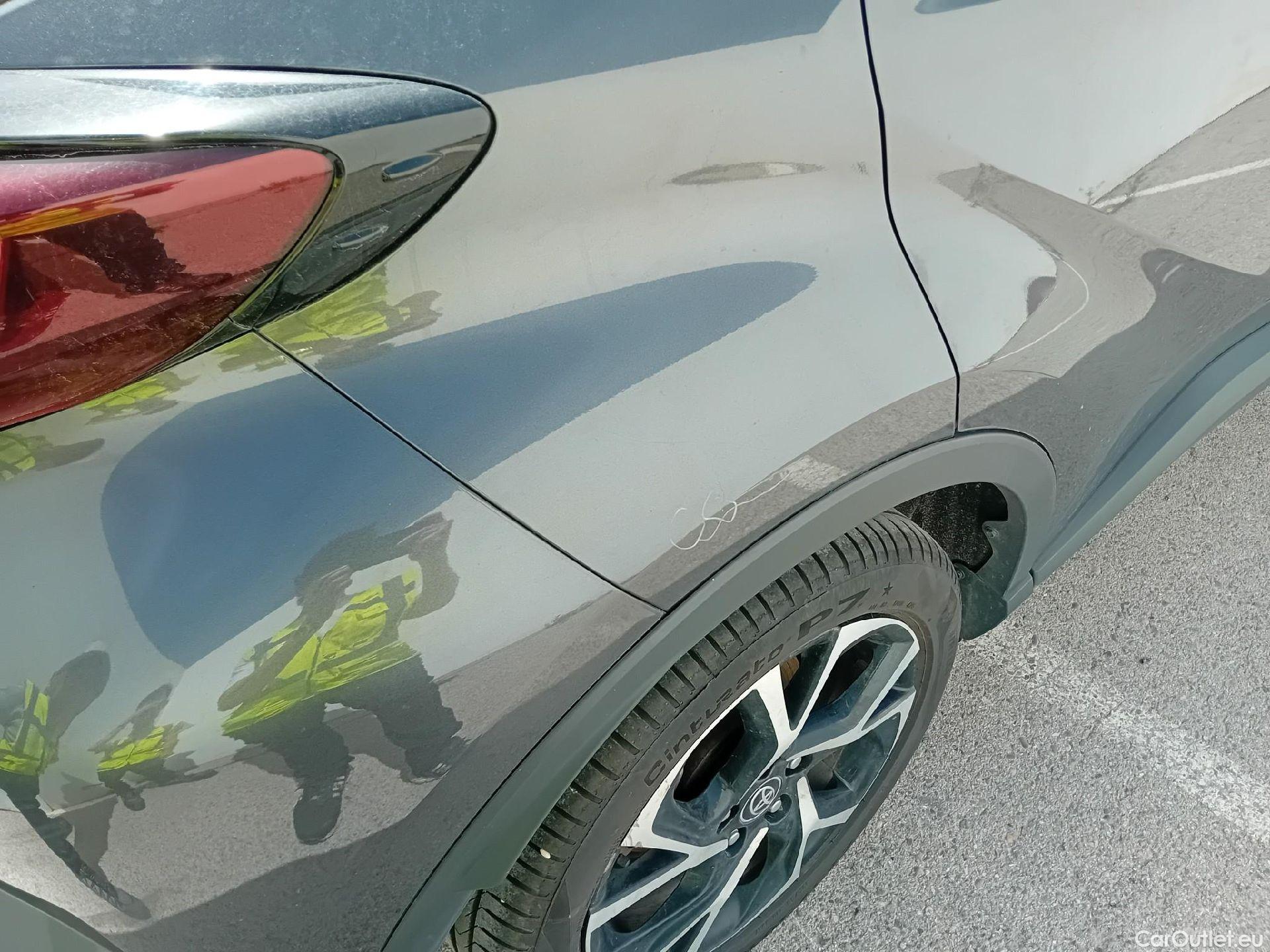  Toyota  C-HR TOYOTA  / 2019 / 5P / todoterreno 1.8 125H Advance #20