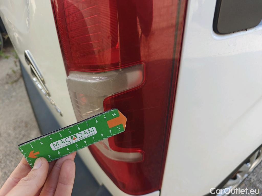  Citroen  Berlingo CITROEN  / 2018 / 4P / monovolumen compacto Talla M BlueHDi 100 S&S LIVE PACK #65