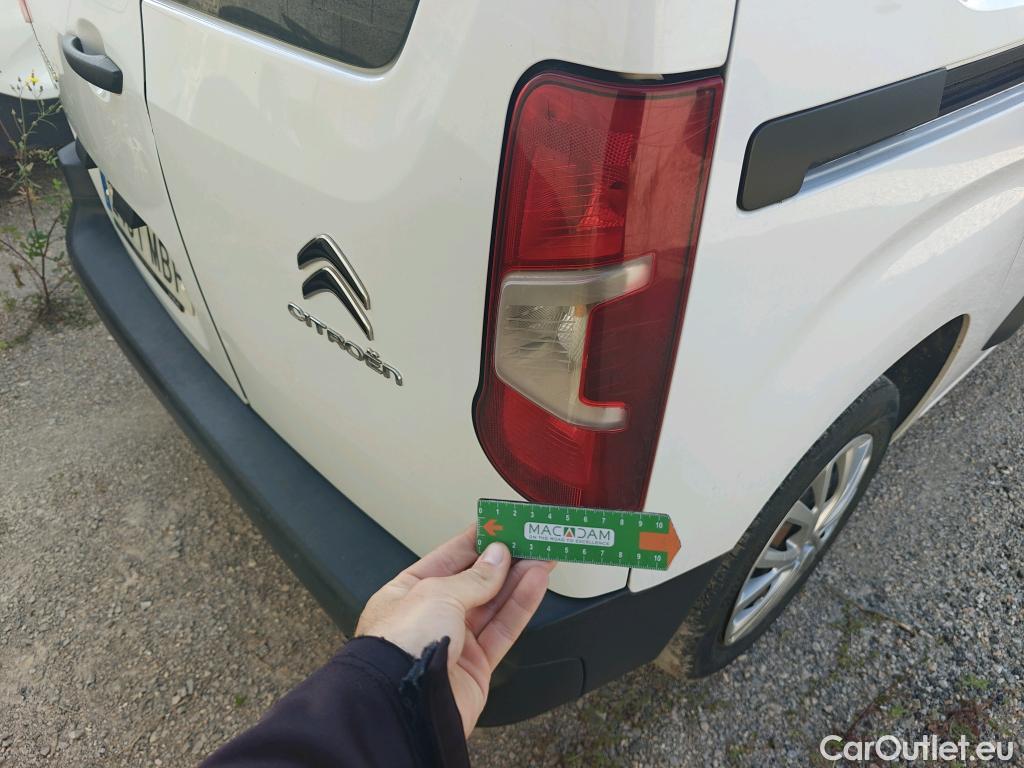  Citroen  Berlingo CITROEN  / 2018 / 4P / monovolumen compacto Talla M BlueHDi 100 S&S LIVE PACK #64