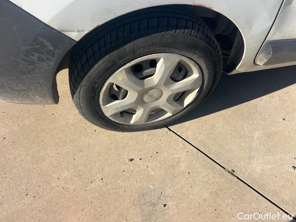  Dacia  Dokker DACIA  / 2013 / 4P / furgón derivado de turismo Van Essential Blue dCi 70kW (95CV) #40