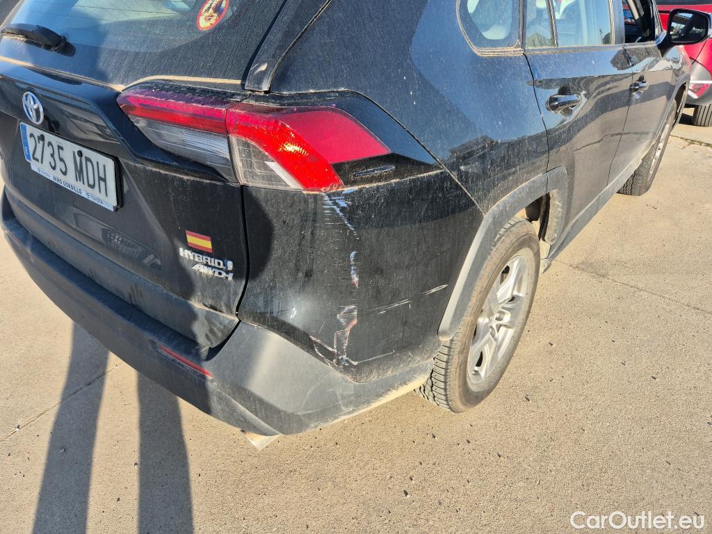  Toyota  RAV4 TOYOTA  / 2018 / 5P / todoterreno 2.5l 220H Business 4WD #29