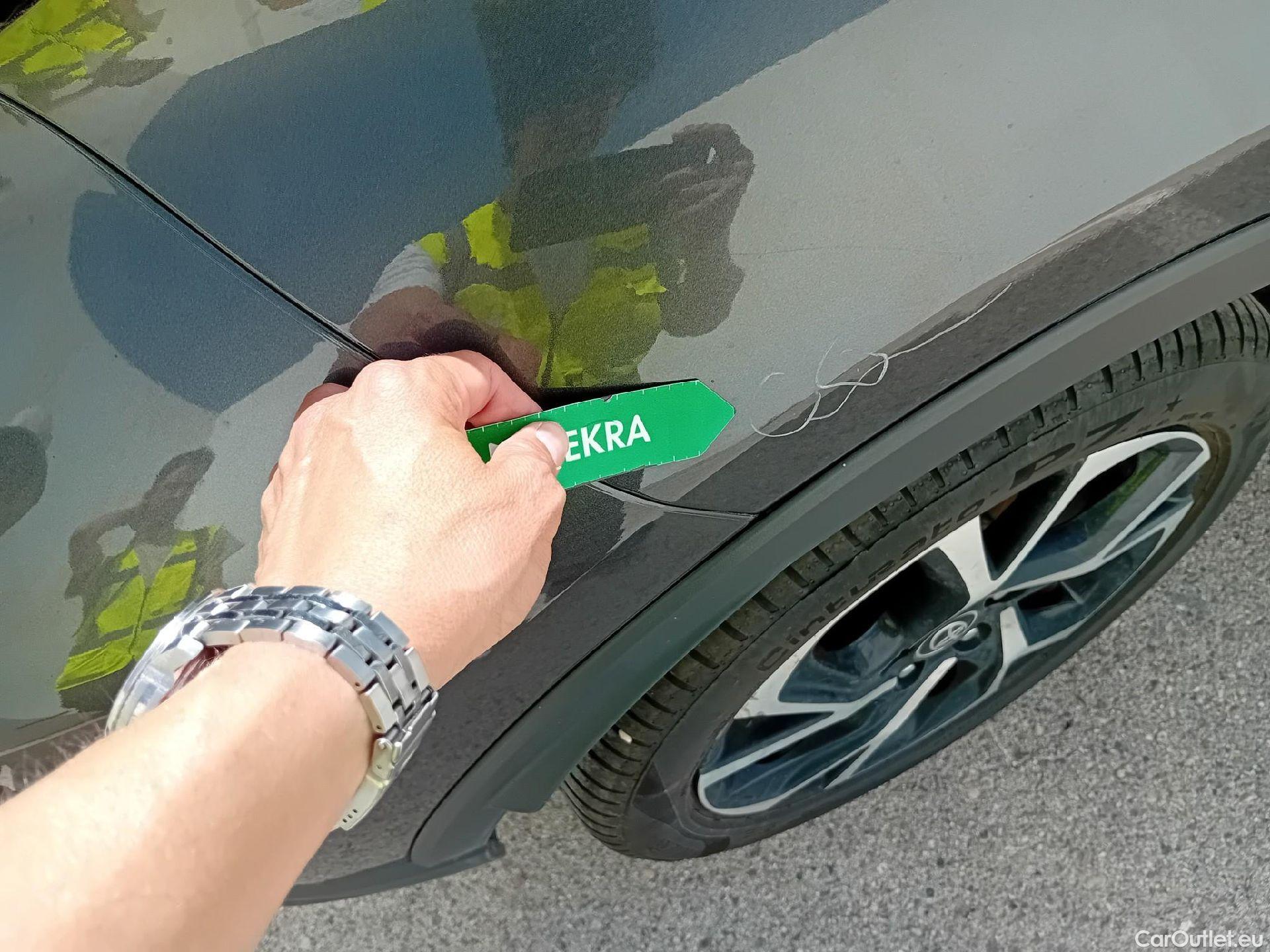  Toyota  C-HR TOYOTA  / 2019 / 5P / todoterreno 1.8 125H Advance #23