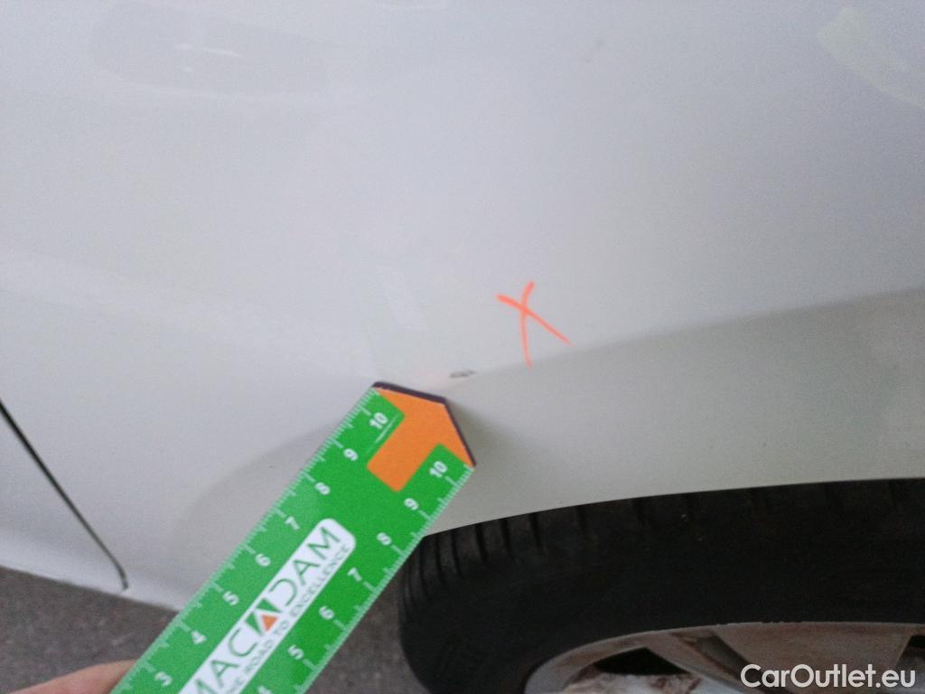  Volkswagen  Golf  VOLKSWAGEN / 2020 / 5P / berlina con portón Life 2.0 TDI 85kW (115CV) DSG #20