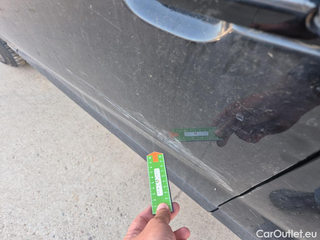  Toyota  RAV4 TOYOTA  / 2018 / 5P / todoterreno 2.5l 220H Business 4WD #2