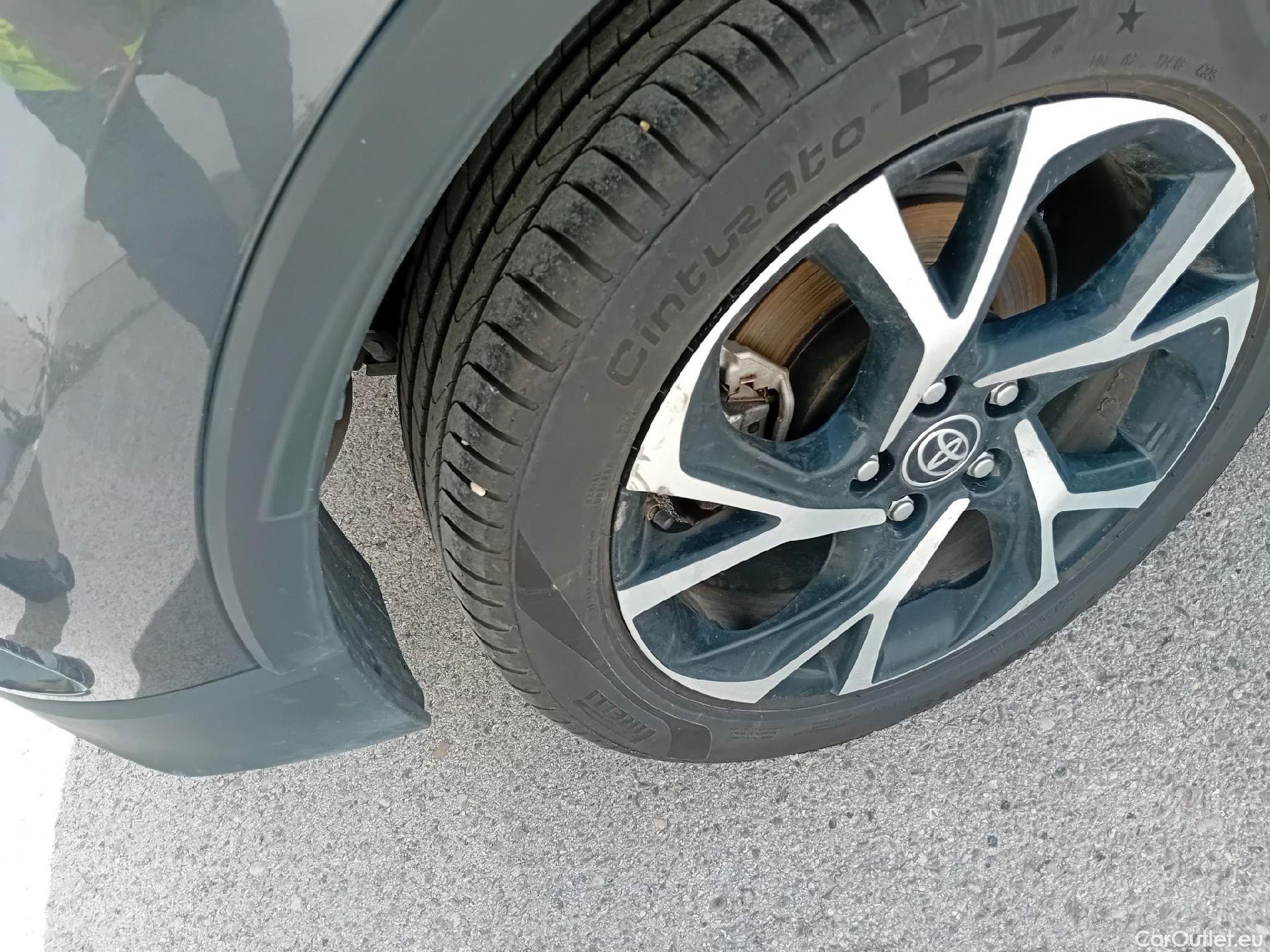  Toyota  C-HR TOYOTA  / 2019 / 5P / todoterreno 1.8 125H Advance #11