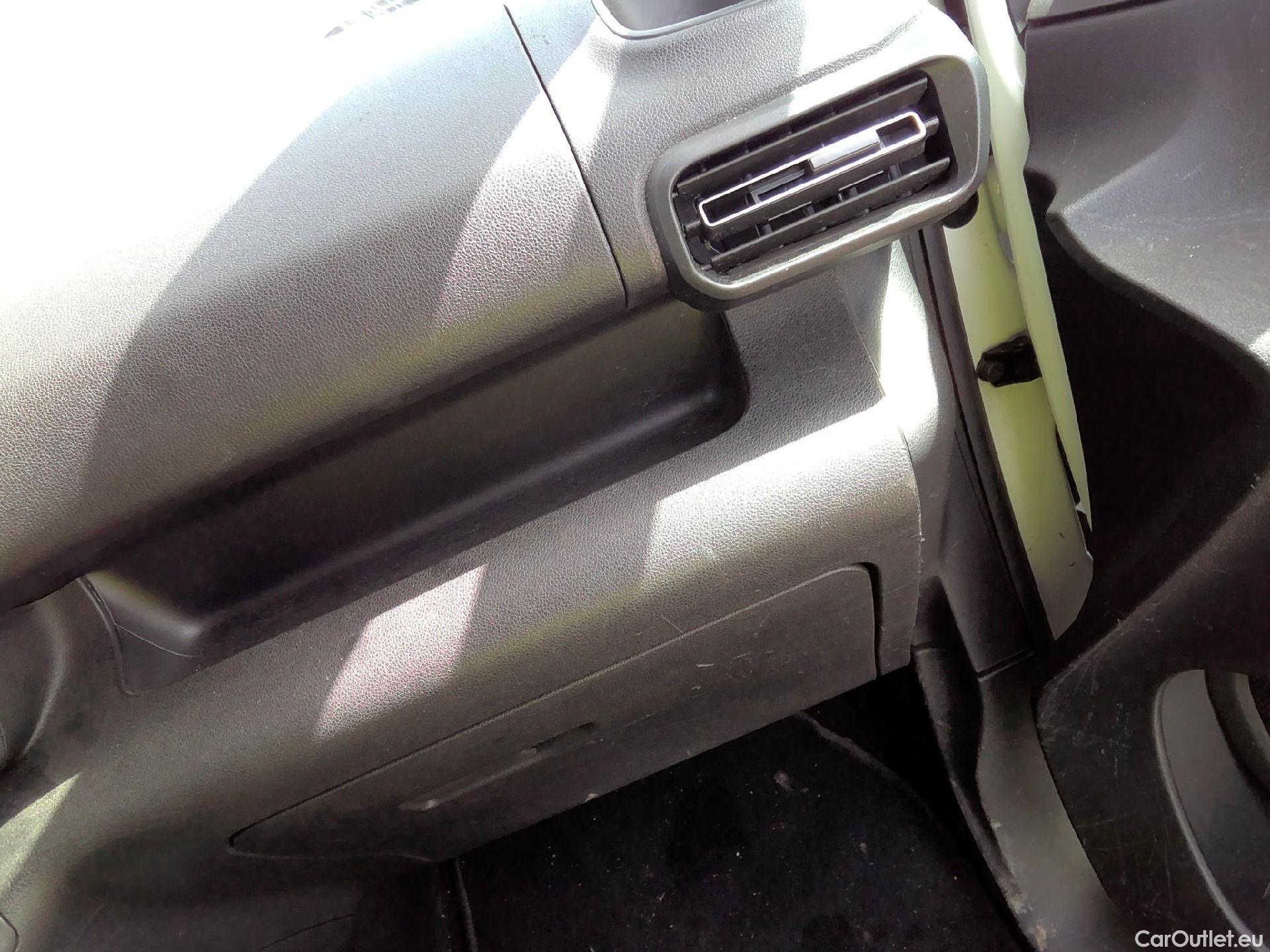  Citroen  Berlingo CITROEN  / 2018 / 5P / monovolumen compacto Talla M BlueHDi 100 S&S FEEL #57