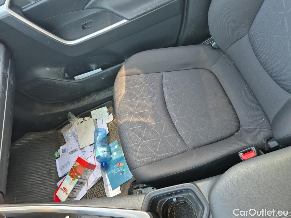  Toyota  RAV4 TOYOTA  / 2018 / 5P / todoterreno 2.5l 220H Business 4WD #39