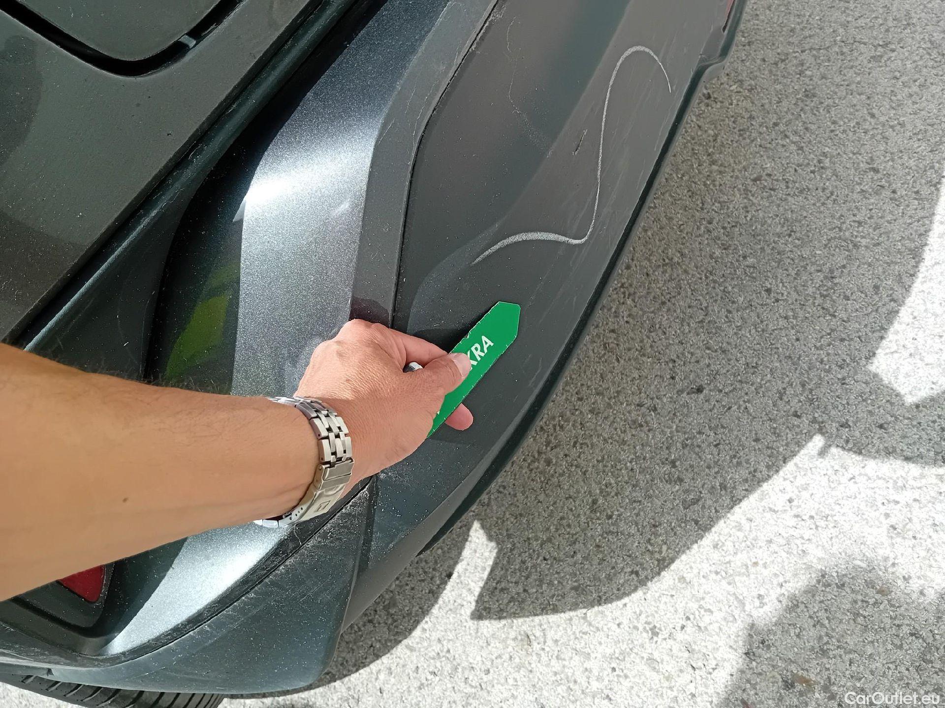  Toyota  C-HR TOYOTA  / 2019 / 5P / todoterreno 1.8 125H Advance #17