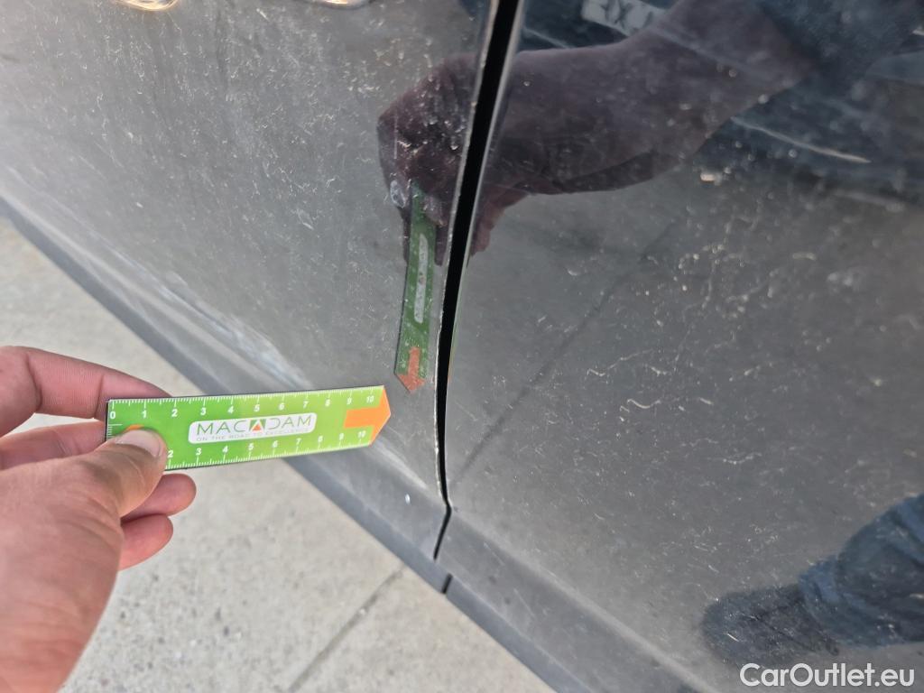  Toyota  RAV4 TOYOTA  / 2018 / 5P / todoterreno 2.5l 220H Business 4WD #3