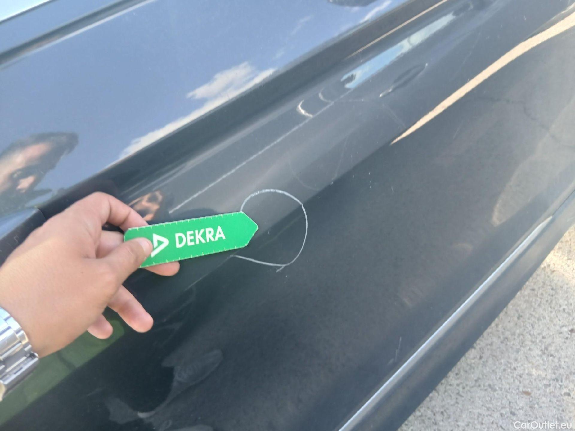  Volkswagen  Tiguan VOLKSWAGEN  / 2020 / 5P / todoterreno R-Line 2.0 TDI 110kW (150CV) DSG #36