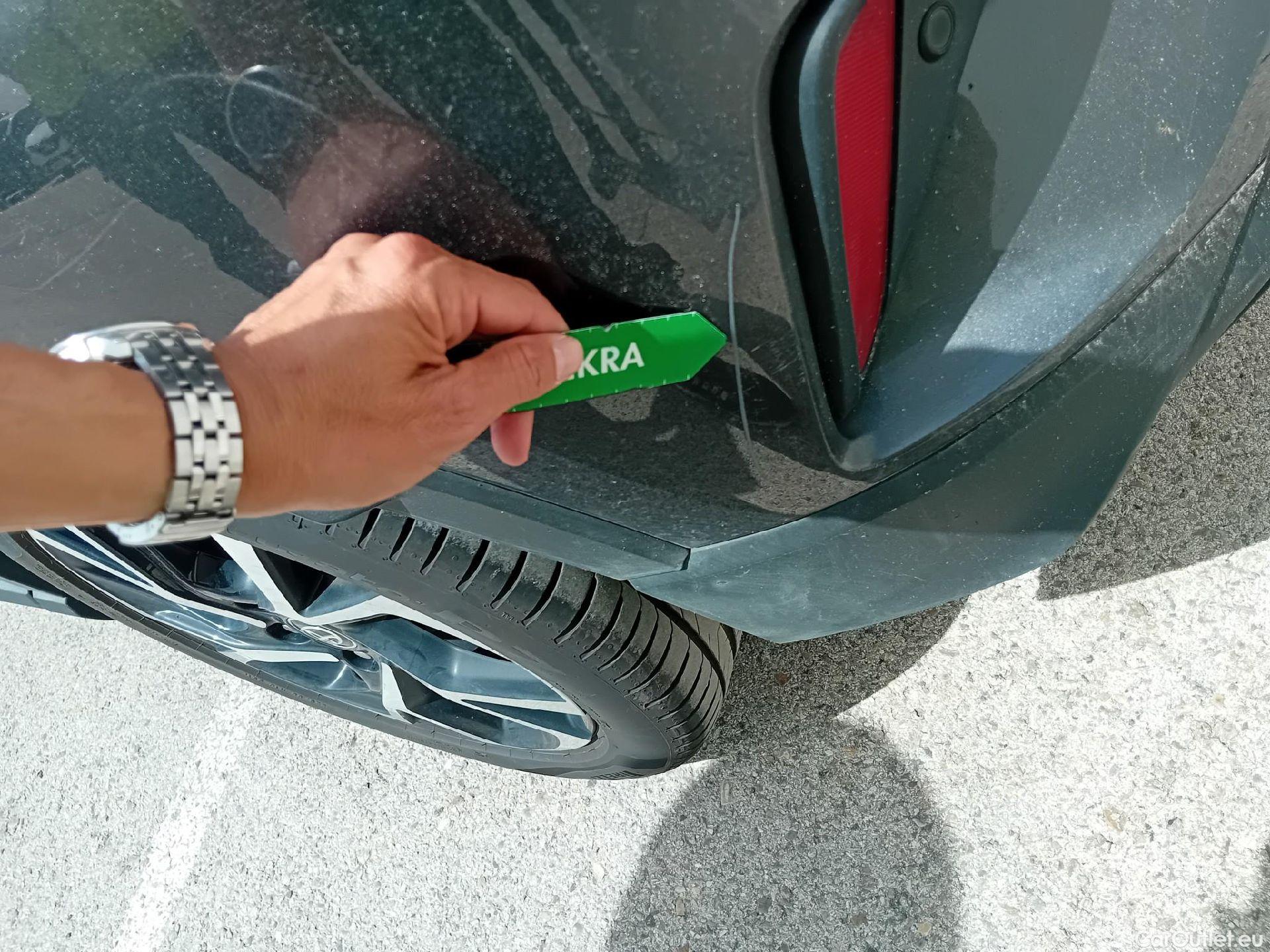  Toyota  C-HR TOYOTA  / 2019 / 5P / todoterreno 1.8 125H Advance #15