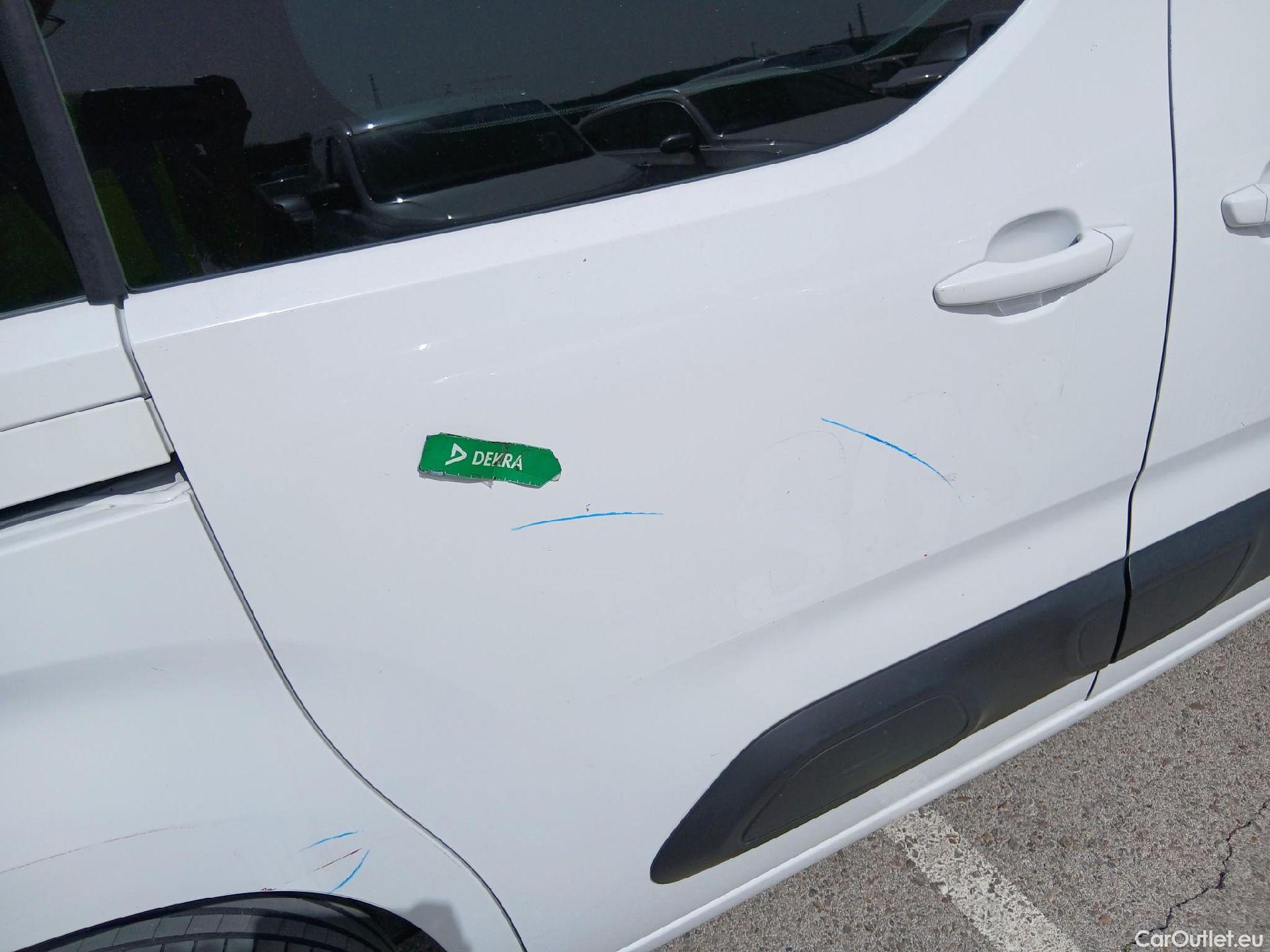  Citroen  Berlingo CITROEN  / 2018 / 5P / monovolumen compacto Talla M BlueHDi 100 S&S FEEL #48